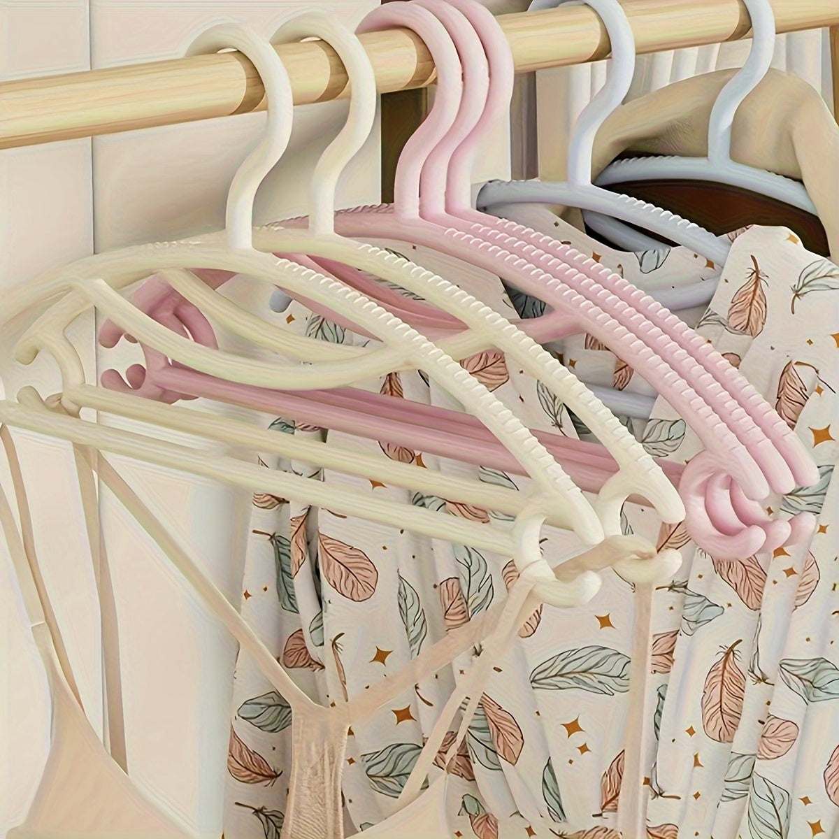 5 ta plastik kiyim tutqichlar to'plami, yengil, sirg'almas, joyni tejovchi, uy, sayohat yoki maktab uchun