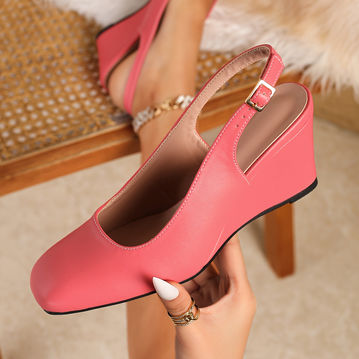 Ayollar uchun retro kvadrat barmoqli kengaytirilgan pufakli poyafzal ochiq orqa sun'iy PU oyoq kiyimlar qora oq ko'k pushti