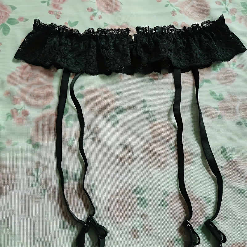 Jozibali ko'rinish uchun dantelli garter ichki kiyim.