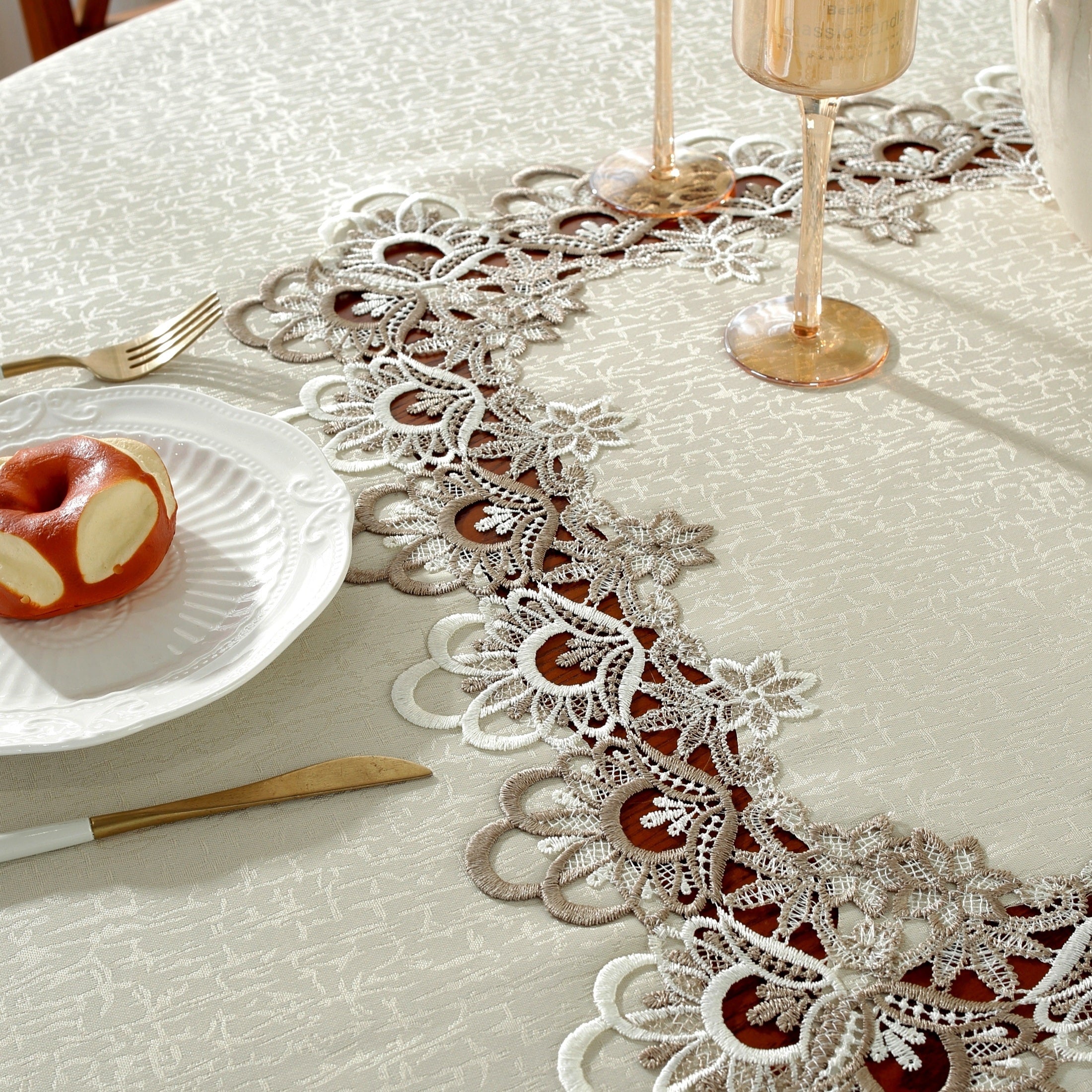 Polyester Round Tablecloth with Lace Border for Weddings and Events in Multiple Sizes