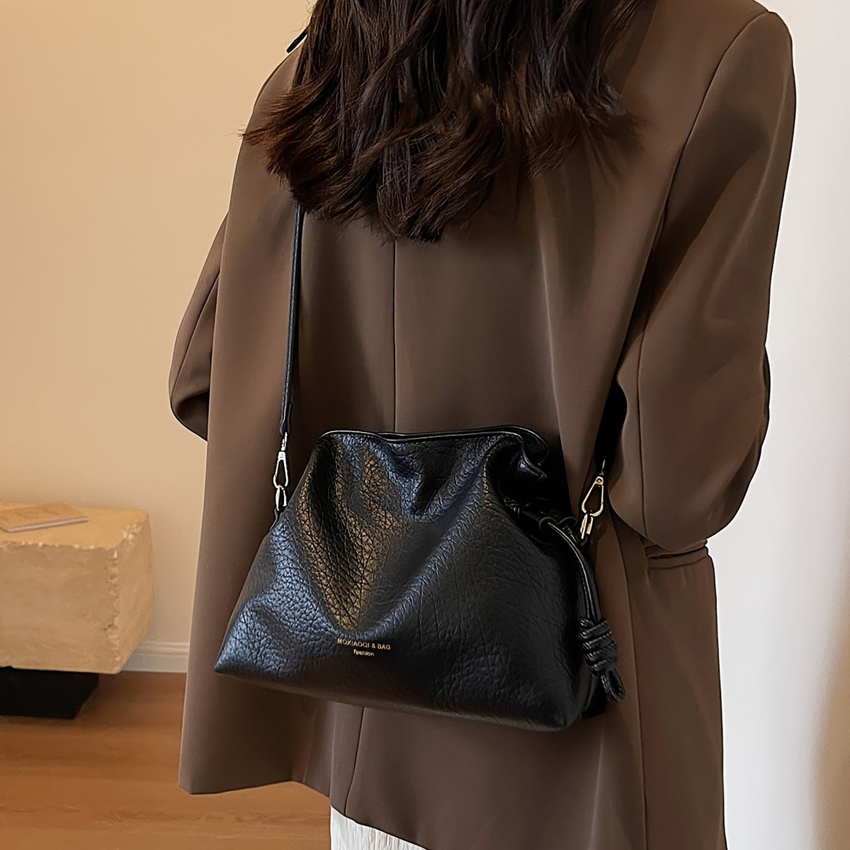 Ayollar uchun koreys uslubidagi vintage moda kichik sumka, yangi burishli bulut sumkasi, noyob tuzilishga ega xoch sumkasi.