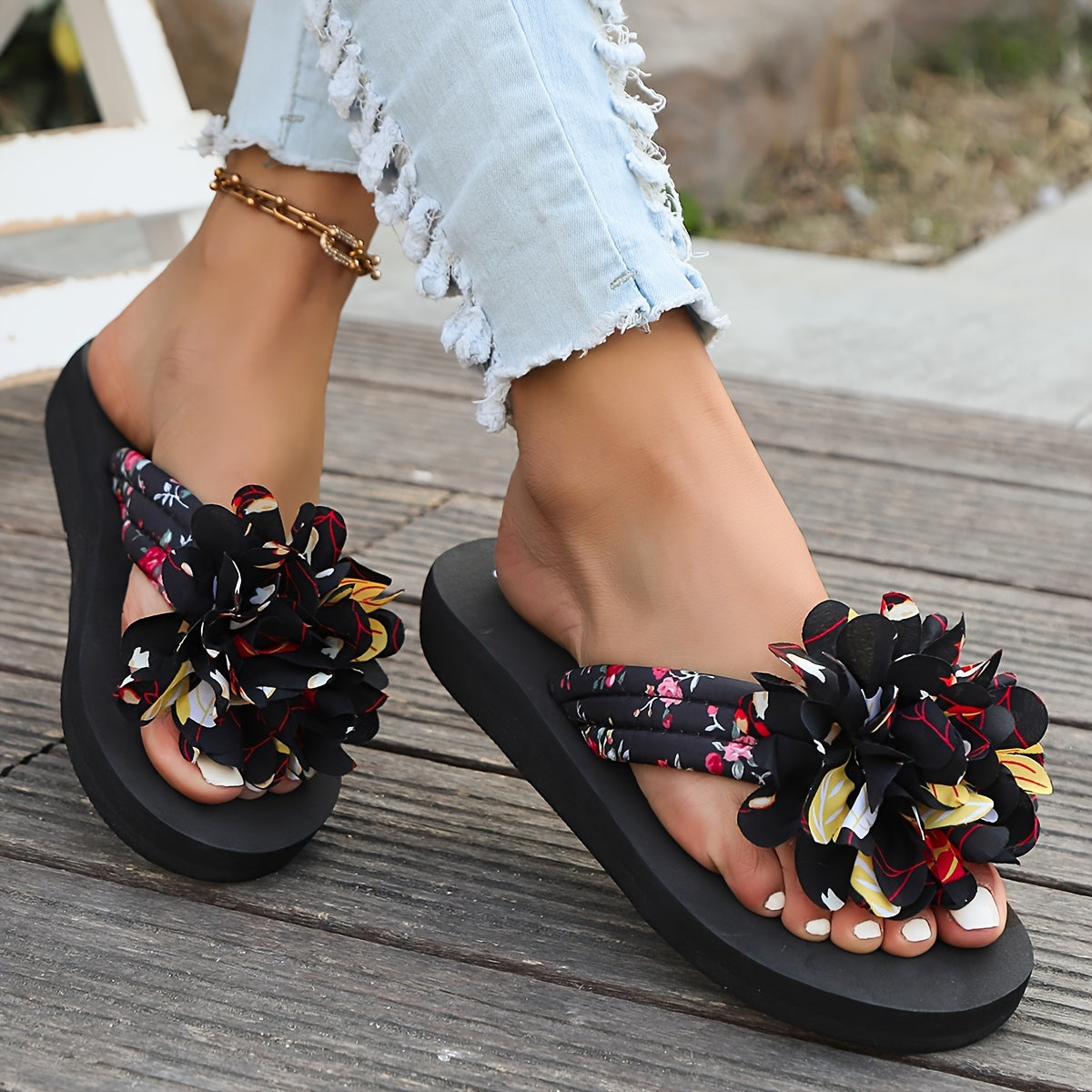 Women's Flower Decor Flip Flops Casual Light Beach Shoes