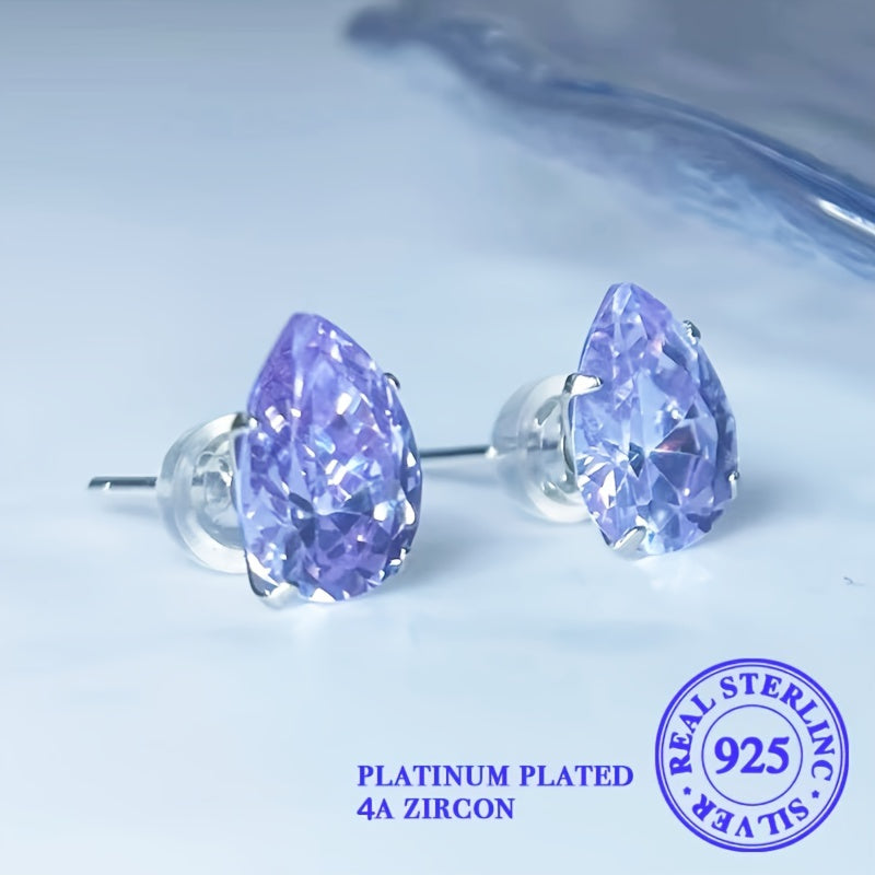 Chiroyli stud qoshniqlar, murakkab suv tomchisi dizayni bilan, 925 sterling kumushdan tayyorlangan. Ushbu gippoallergen qoshniqlar ajoyib ko'k zirkoniya bilan bezatilgan, to'ylar va partiyalar uchun mukammal. Ayollar uchun ideal.