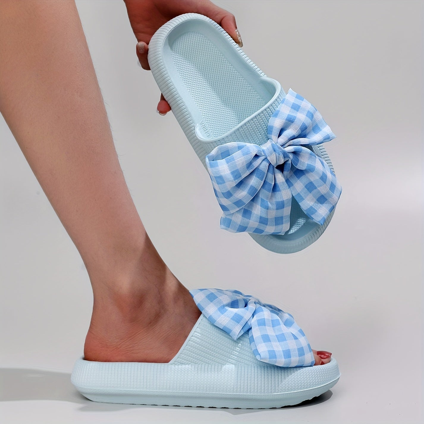 Ayollar uchun ochiq-toe yozgi plyaj shlyapasi bilan bowli slip-on sandallari apelsin