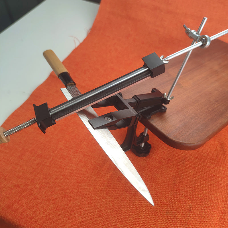 Uy oshpazlari uchun pichoqni qirqish uchun maxsus maydalash tizimi bilan pichoqni silliqlash mashinasi