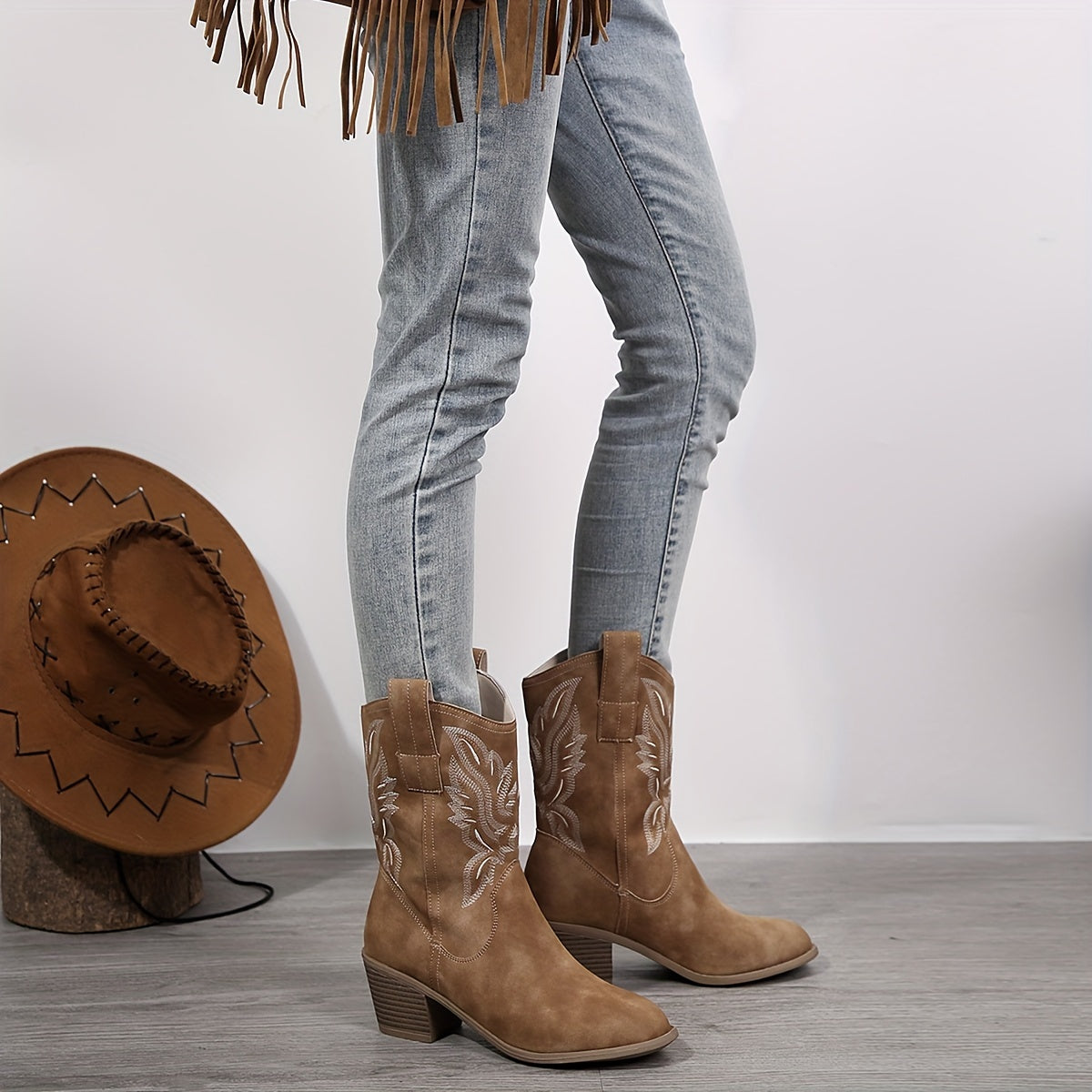 Ayollar uchun vintage charm bilan qalin poyabzal, o'rta shish, kundalik va ochiq havoda kiyish uchun