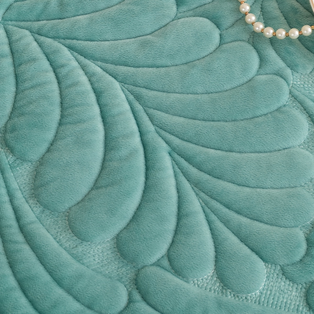 Короткий плюшевый чехол для дивана на все сезоны, идеально подходит для домашнего декора в спальне, офисе или гостиной. Исключает спинку, подлокотники и наволочку.