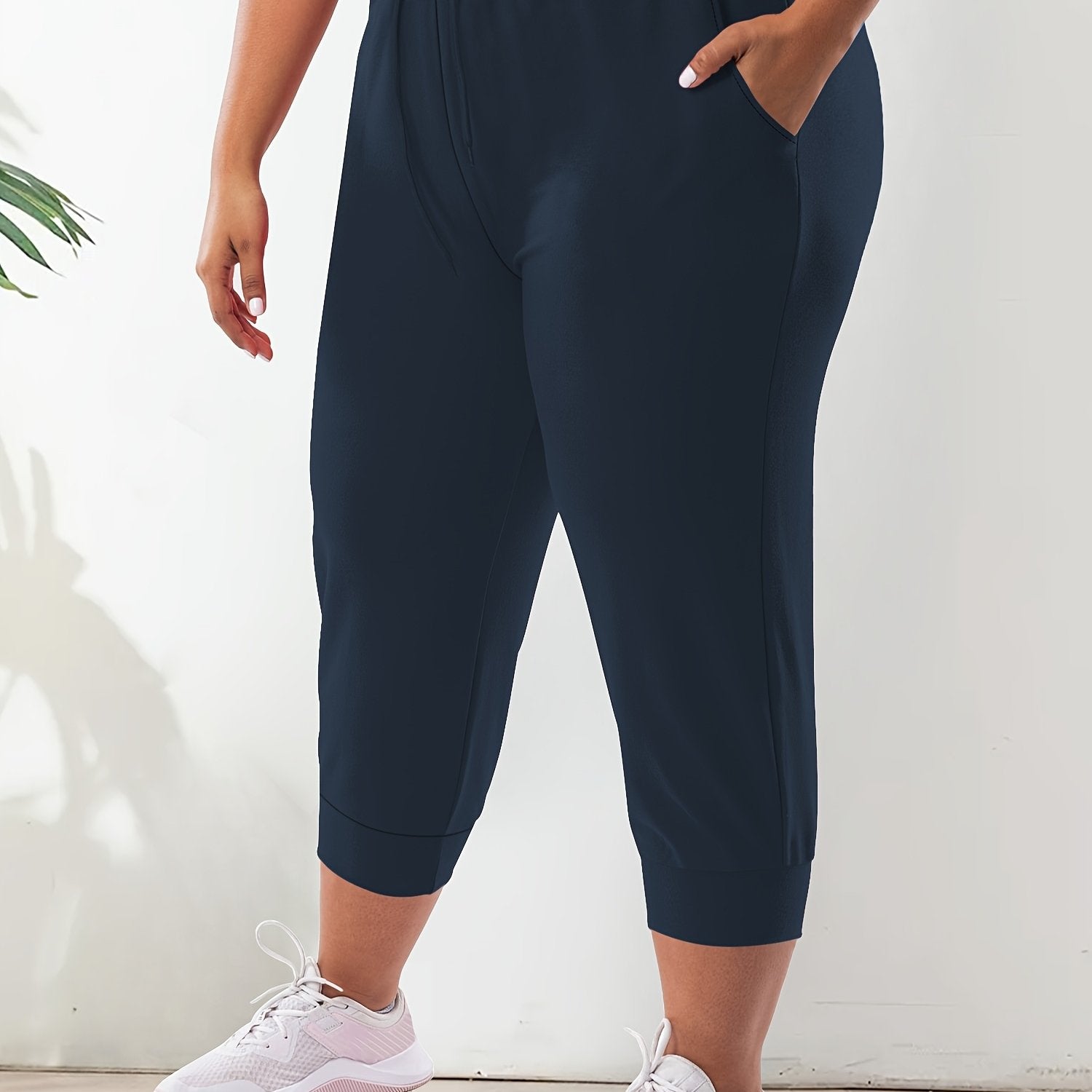 Women's Plus Size Capri Joggers With Drawstring And Pockets Athletic Pants