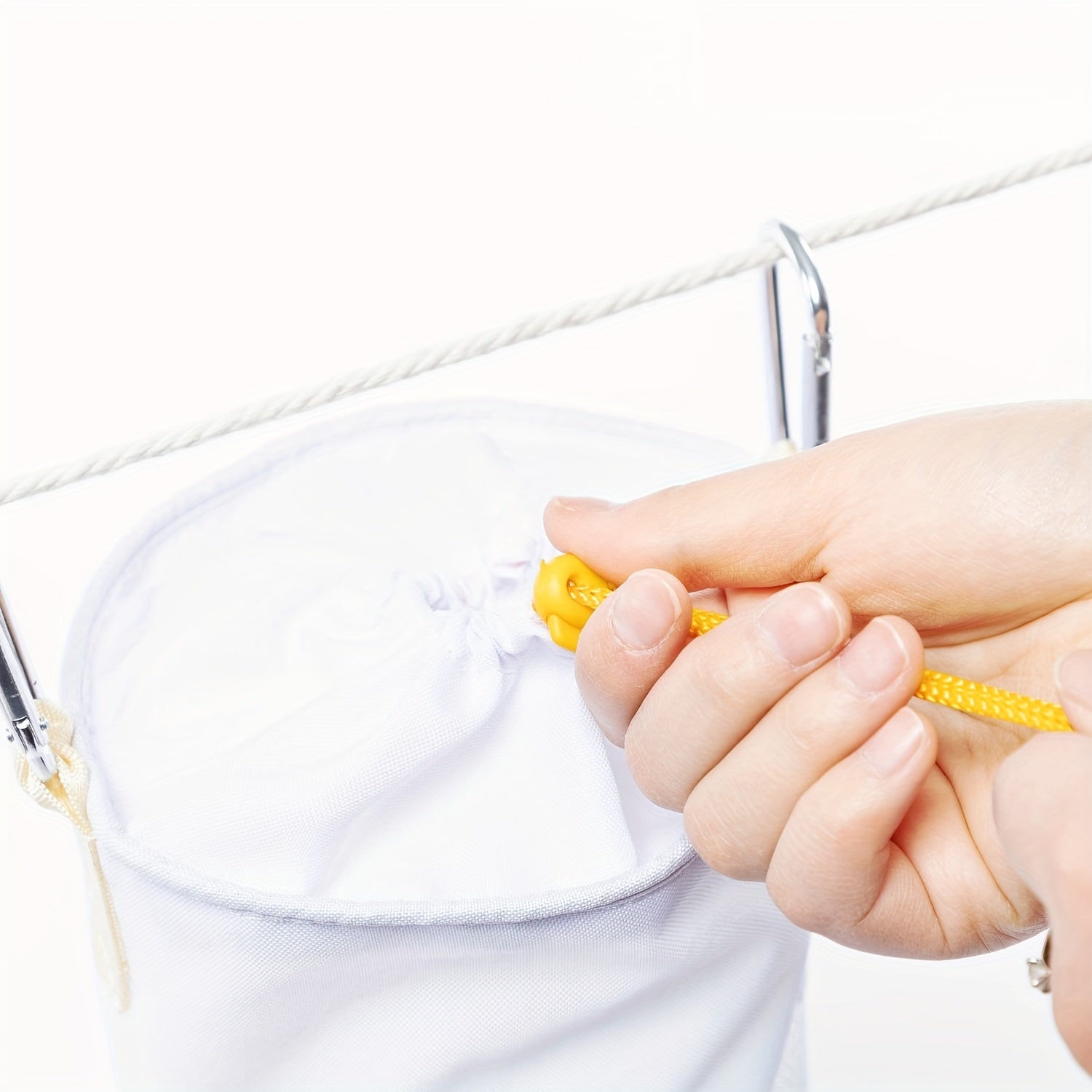 Bolsa de almacenamiento de tela de gran capacidad con clips de mosquetón para organización en la pared o en el armario