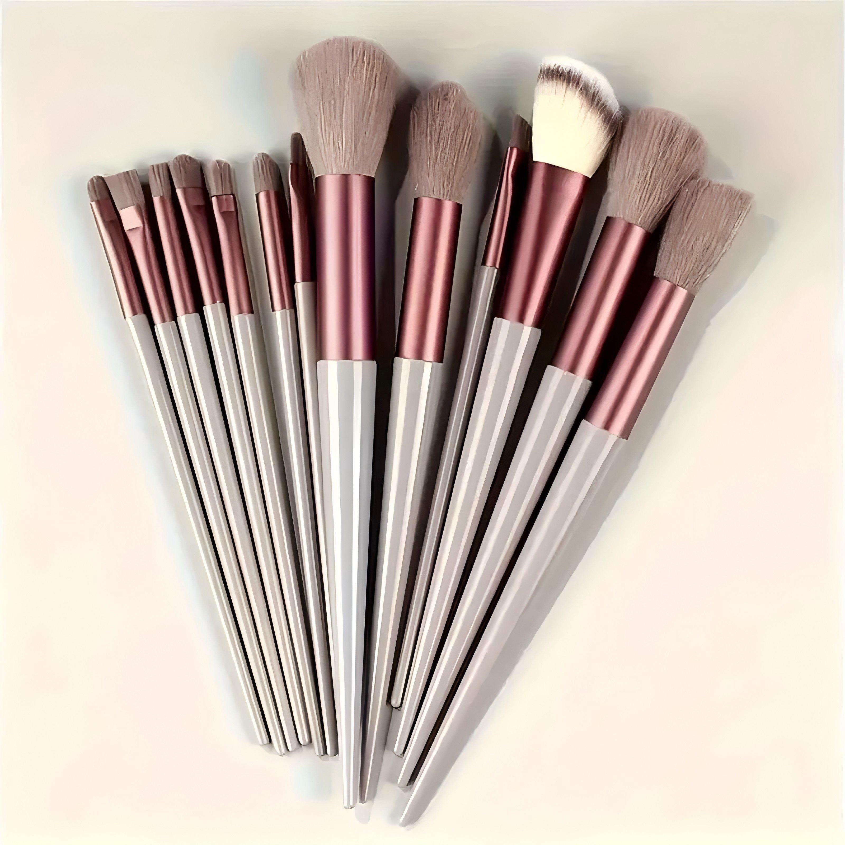 13-Piece Makeup Brush Set Nylon Synthetic Fiber Easy to Use Professional Travel-Friendly