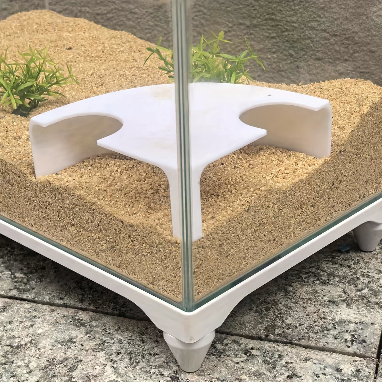 Fish Tank Cave Tunnel ABS Plastic Aquarium Decor with Observation Window for Fish Resting and Play