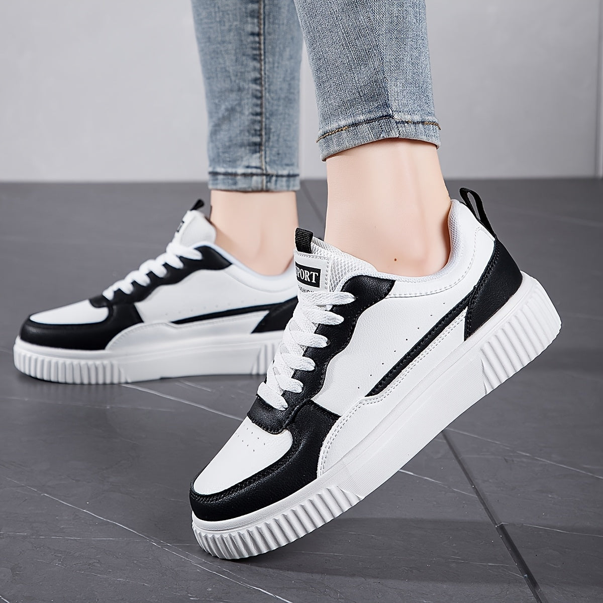 Women's Casual Sneakers Black White Plaid PU Low-Top Lace-Up