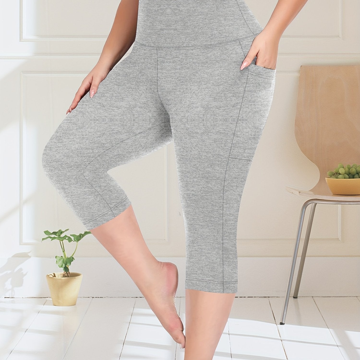 Plus Size High-Waisted Capri Pants Yoga Leggings with Pockets Summer Black
