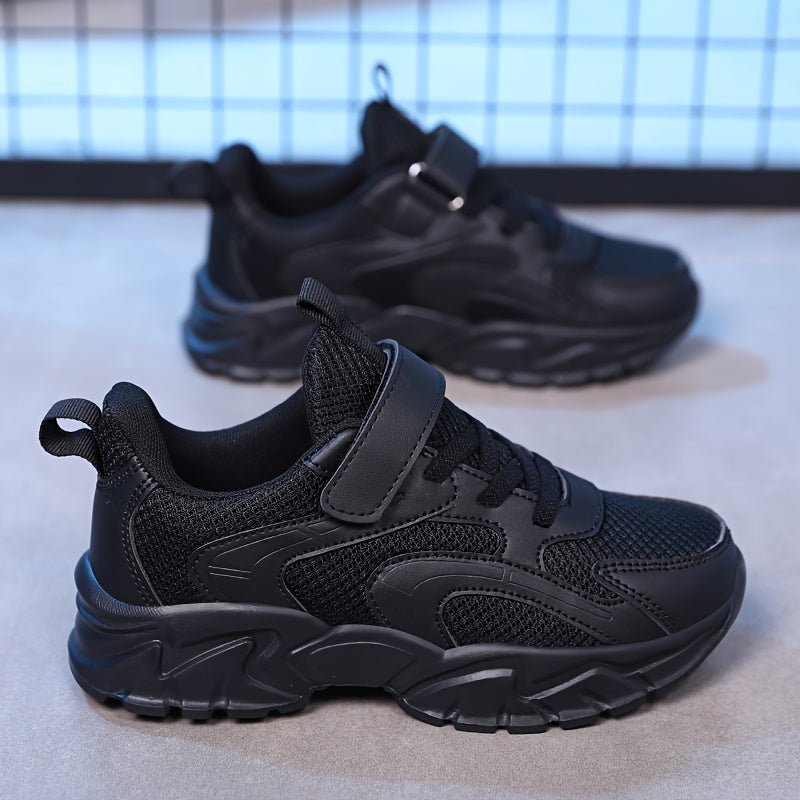 Qora pastki qismi past bo'lgan qizlar uchun krossovkalar, nafas oladigan to'r, EVA taglik, sozlanadigan tasma va mustahkam joylashish dizayni bilan. Qiziqarli va qulay yurish poyabzallari.