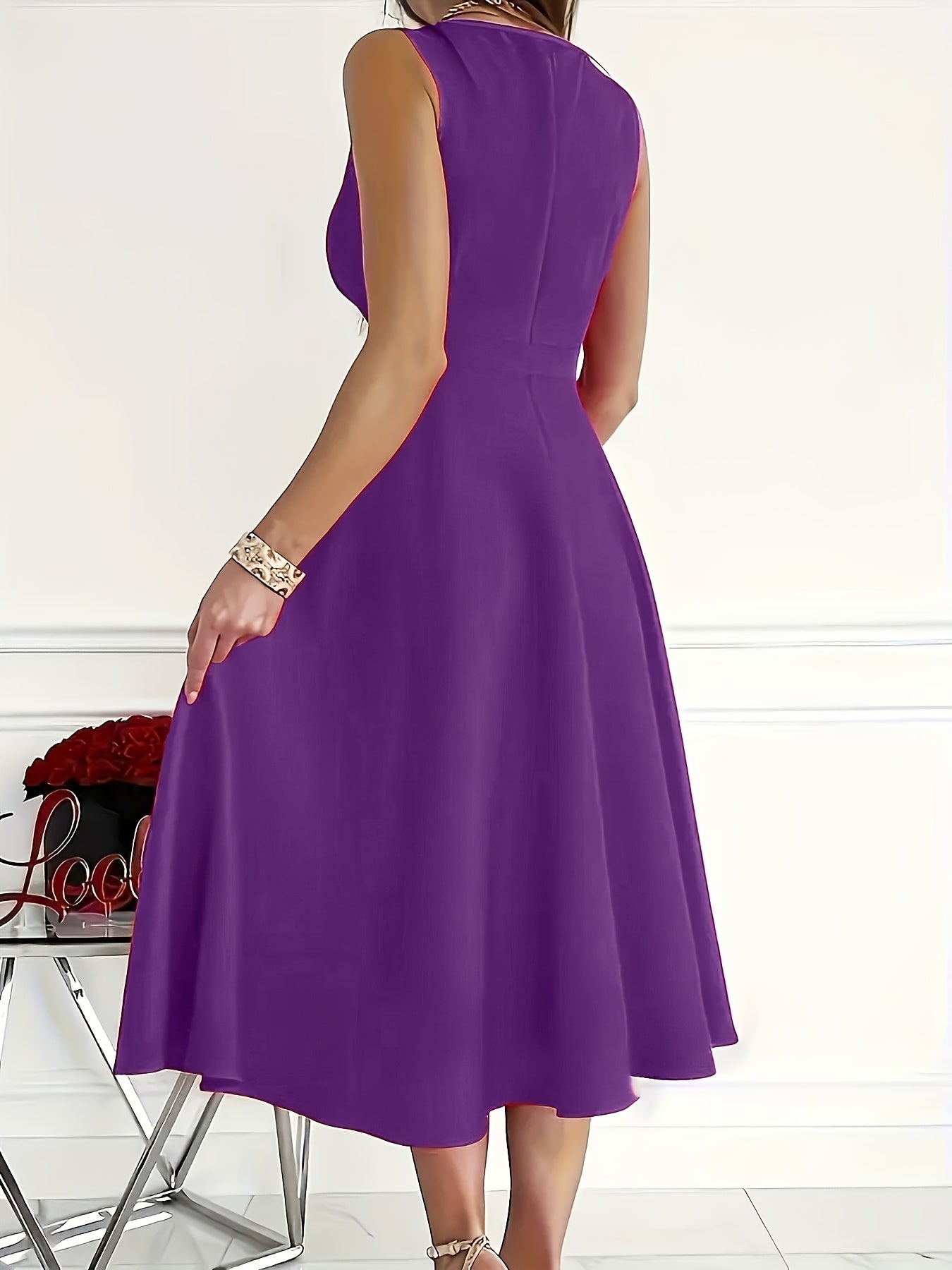 Solid Color Sleeveless Dress with Pleated V-Neck for Spring and Summer Vacation