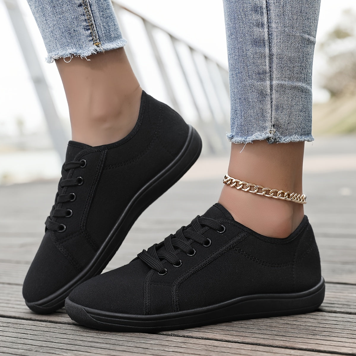 Women's Breathable Canvas Casual Sneakers Wide Width Lace-Up All-Season Black and White