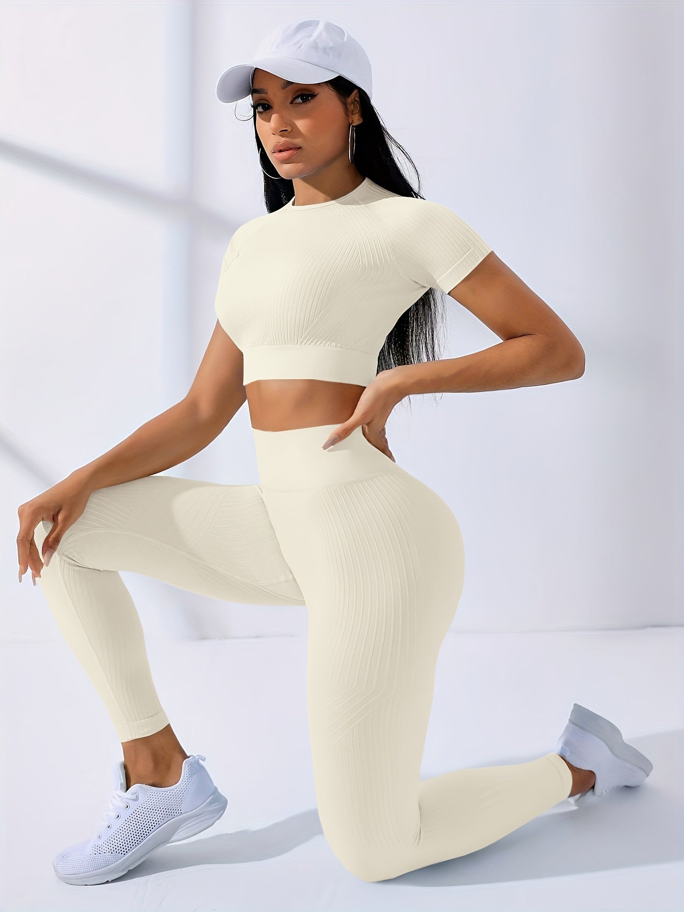 Women's Yoga Set Short Sleeve Crop Top High Waist Solid Color Activewear