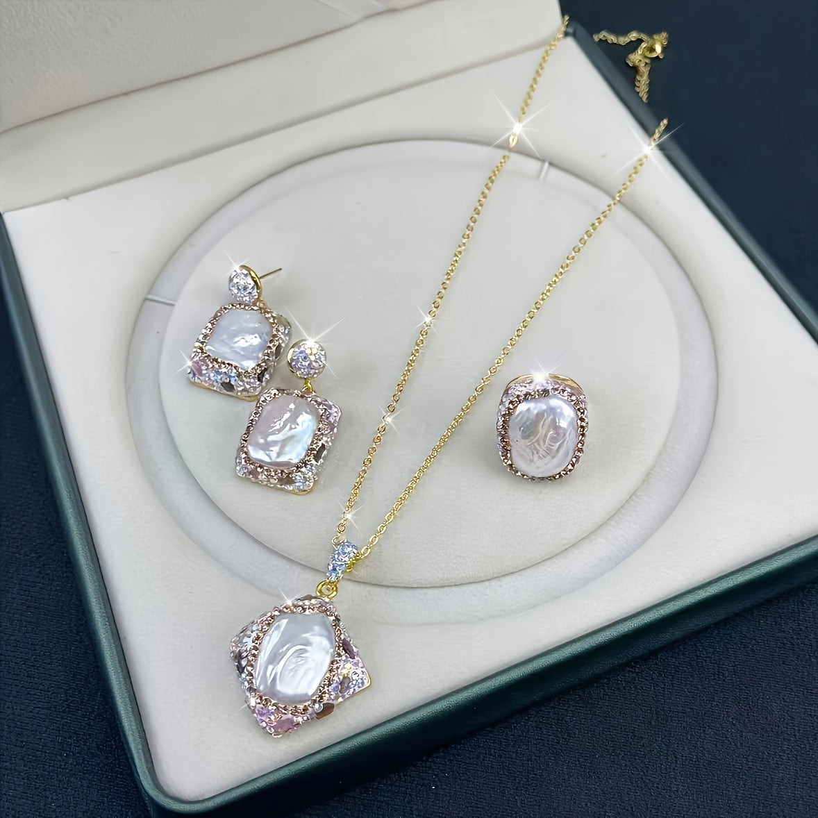 Conjunto de joyería de perlas de río barrocas bohemias con zirconia, con colgante, collar, anillo y pendientes