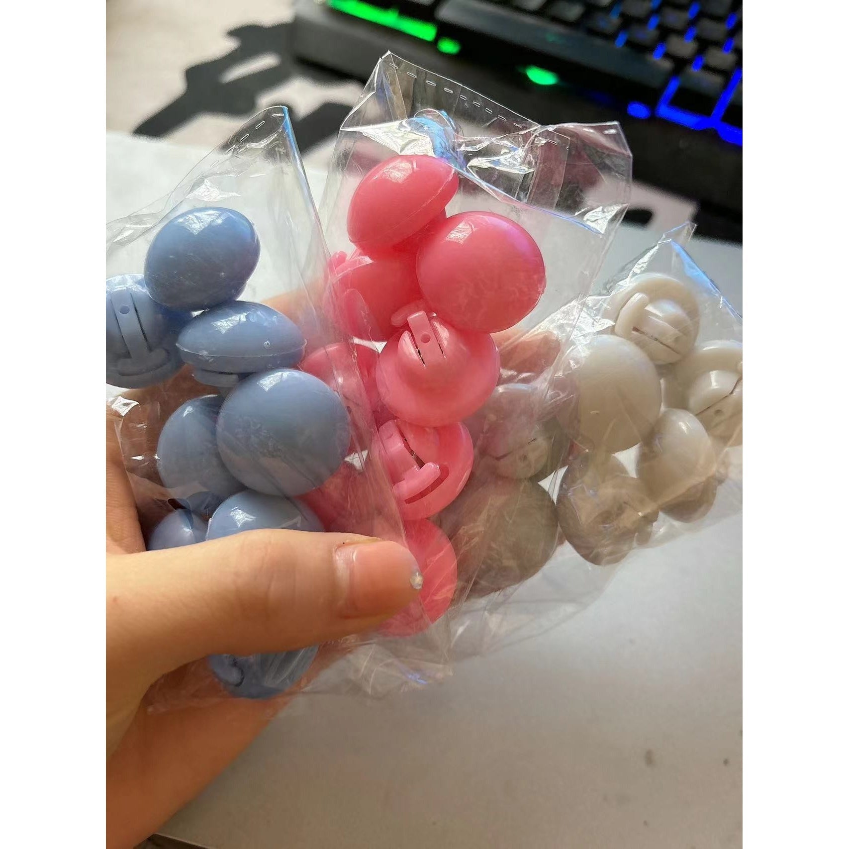 Set of 8 Grey Mushroom Bed Sheet Clips Invisible Duvet Cover Fasteners Machine Washable