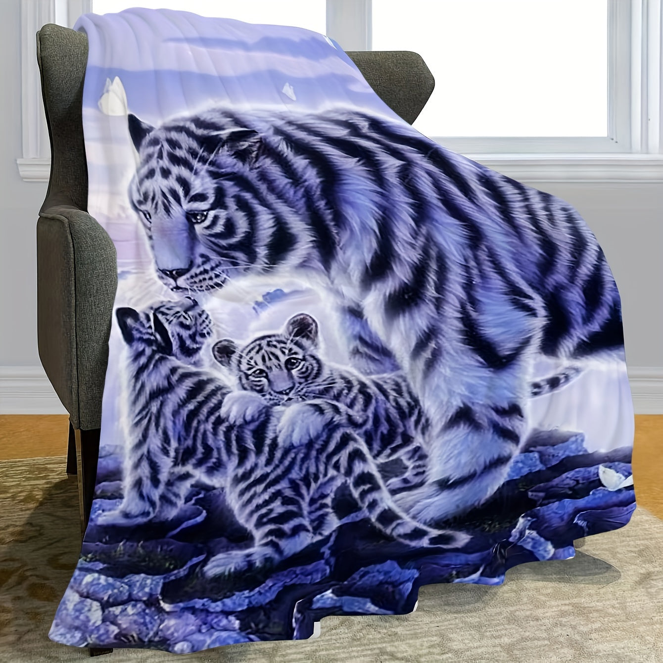 White Tiger Print Flannel Throw Blanket Quilted Soft Stain-Resistant Machine Washable All-Season