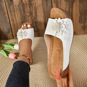 Модные тапочки на платформе для женщин