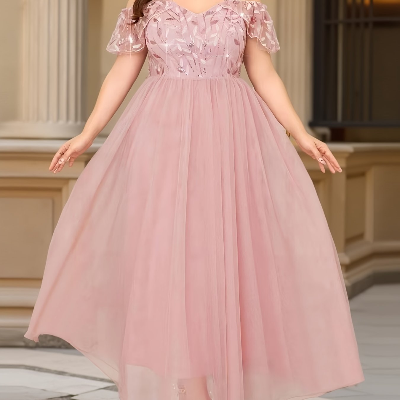 Plus Size Women's Elegant Sequin Tulle Evening Dress for Party and Banquet