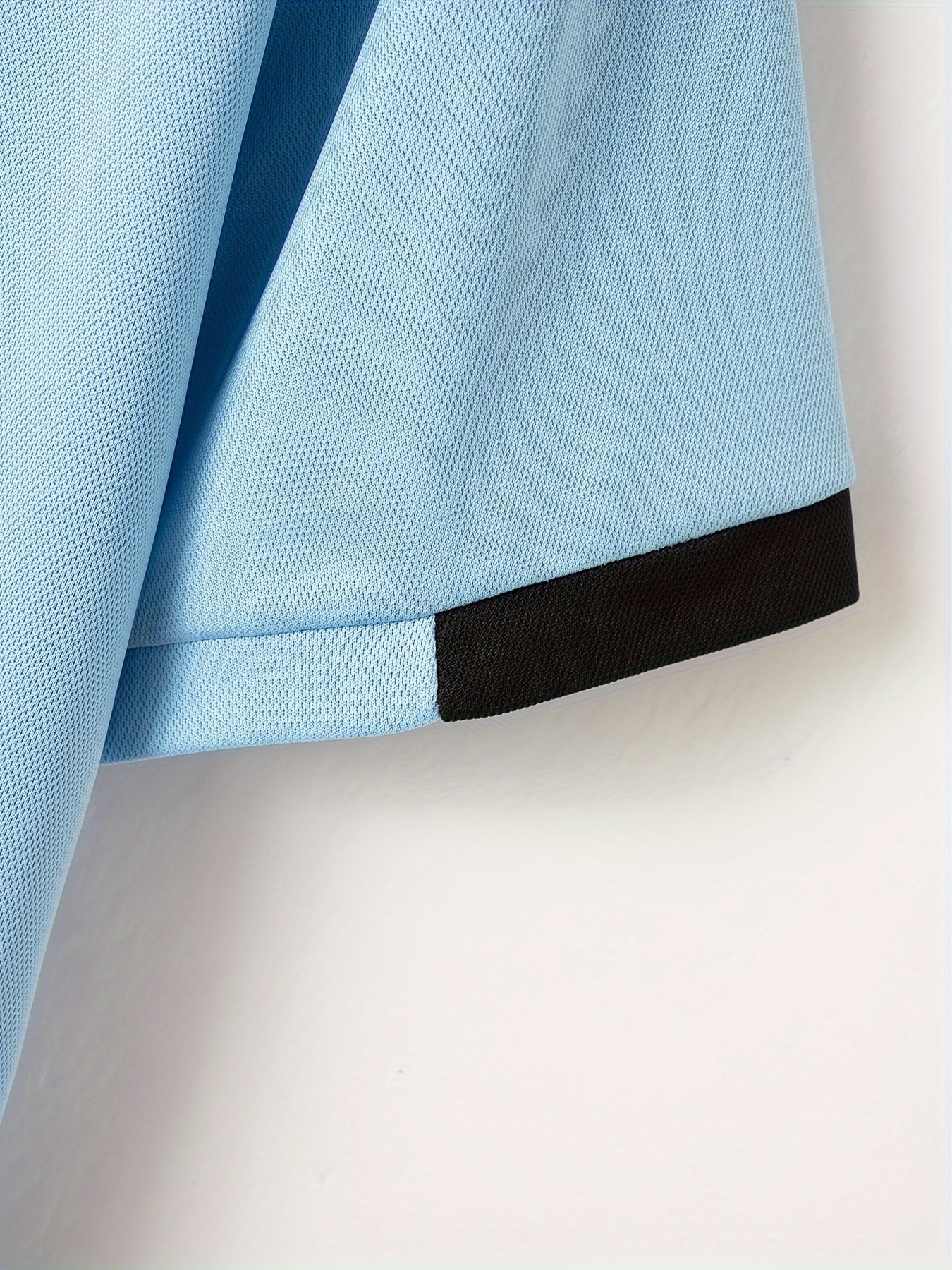 Erkaklar uchun bir rangli turli xil yengsiz Henley futbolkasi, yoz uchun mukammal, tasodifiy sport uchun sovg'a.