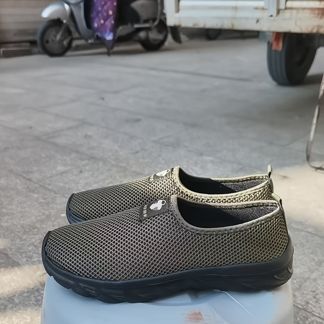 Men's Plus Size Breathable Knit Sneakers with Non-Slip EVA Sole for Casual and Outdoor Wear