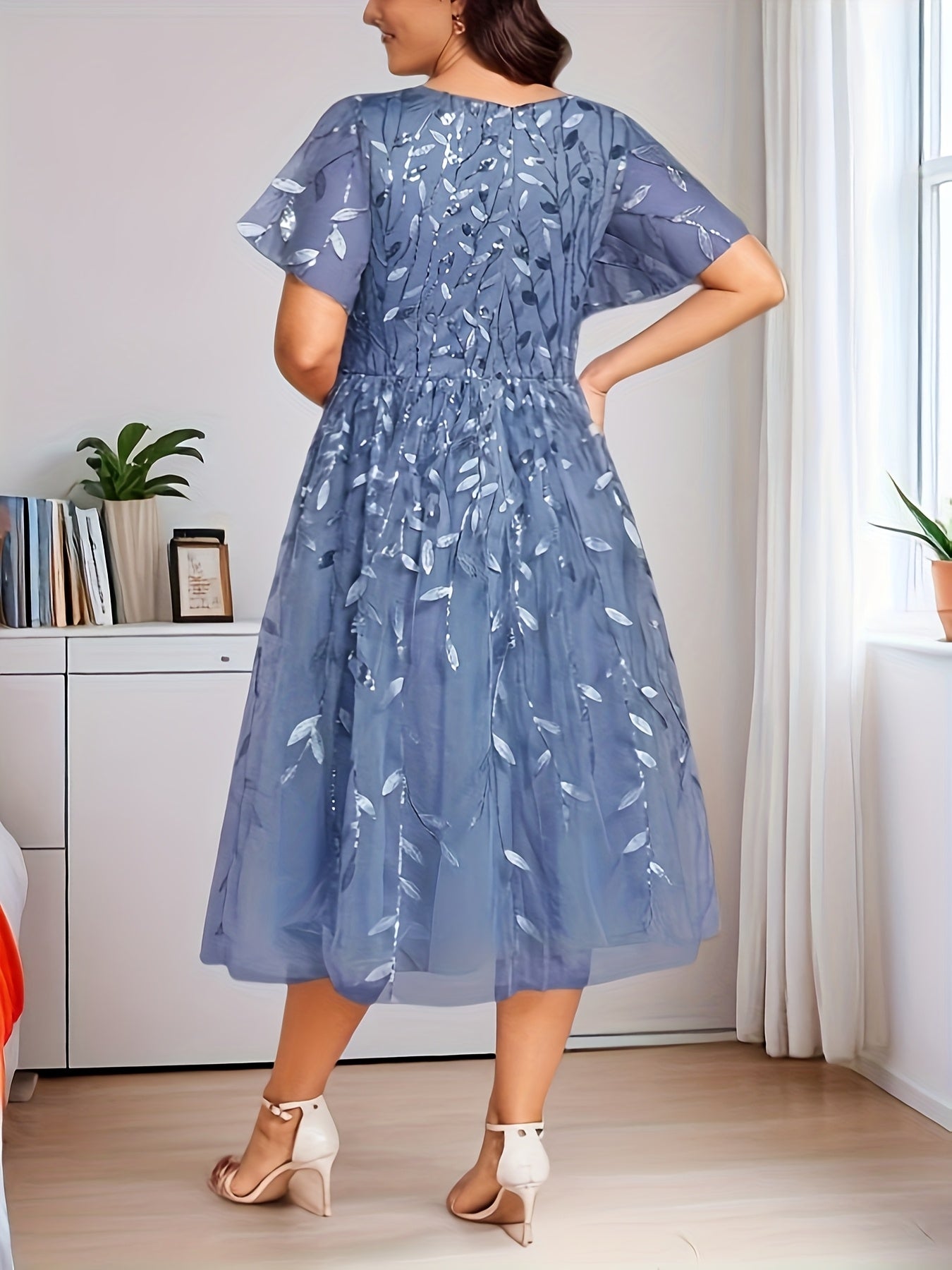 Plus Size V-Neck Gown with Short Sleeves and Tulle Skirt Light Blue for Formal Events