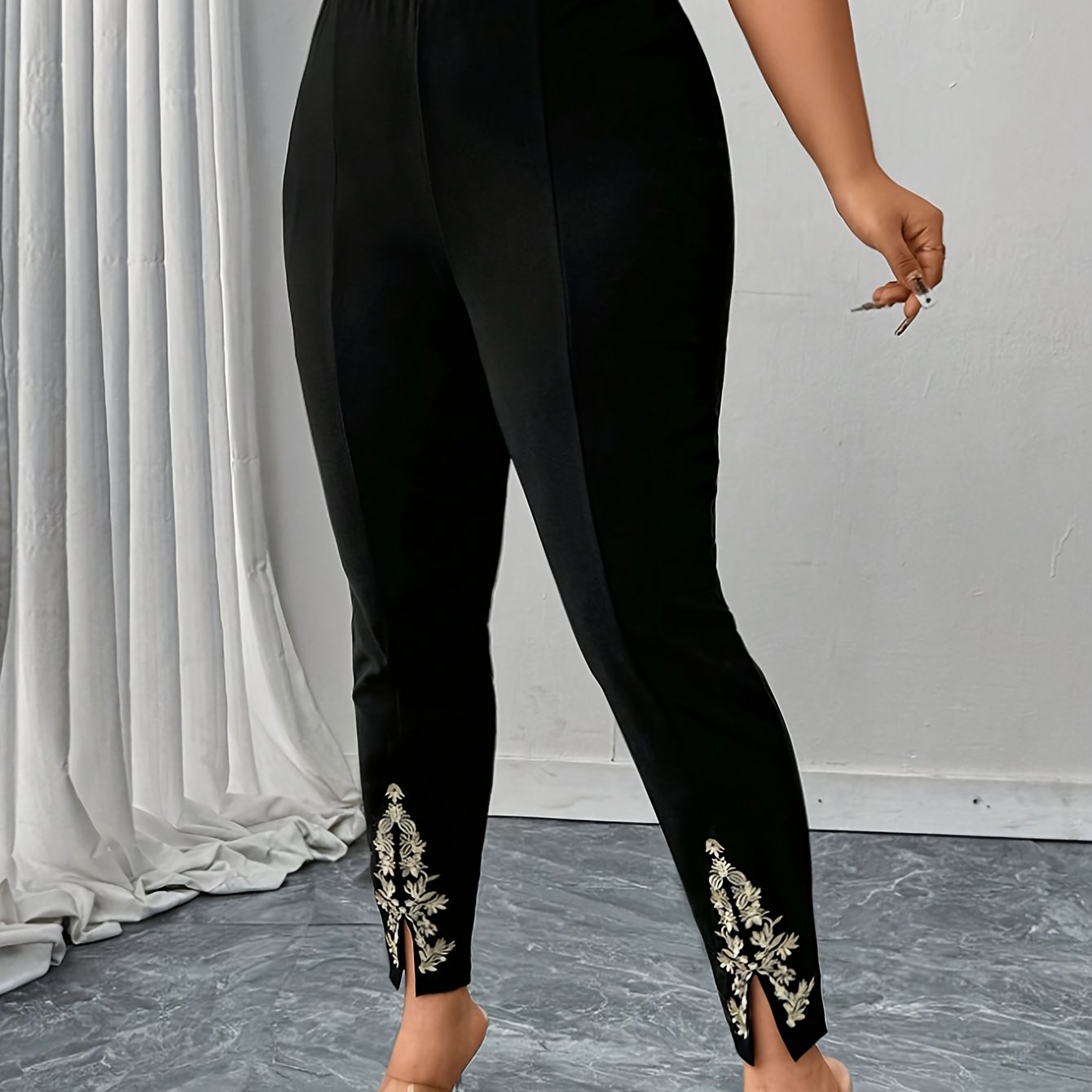 Women’s Plus Size High-Waisted Stretch Pants Blue Floral Slim Fit All-Season