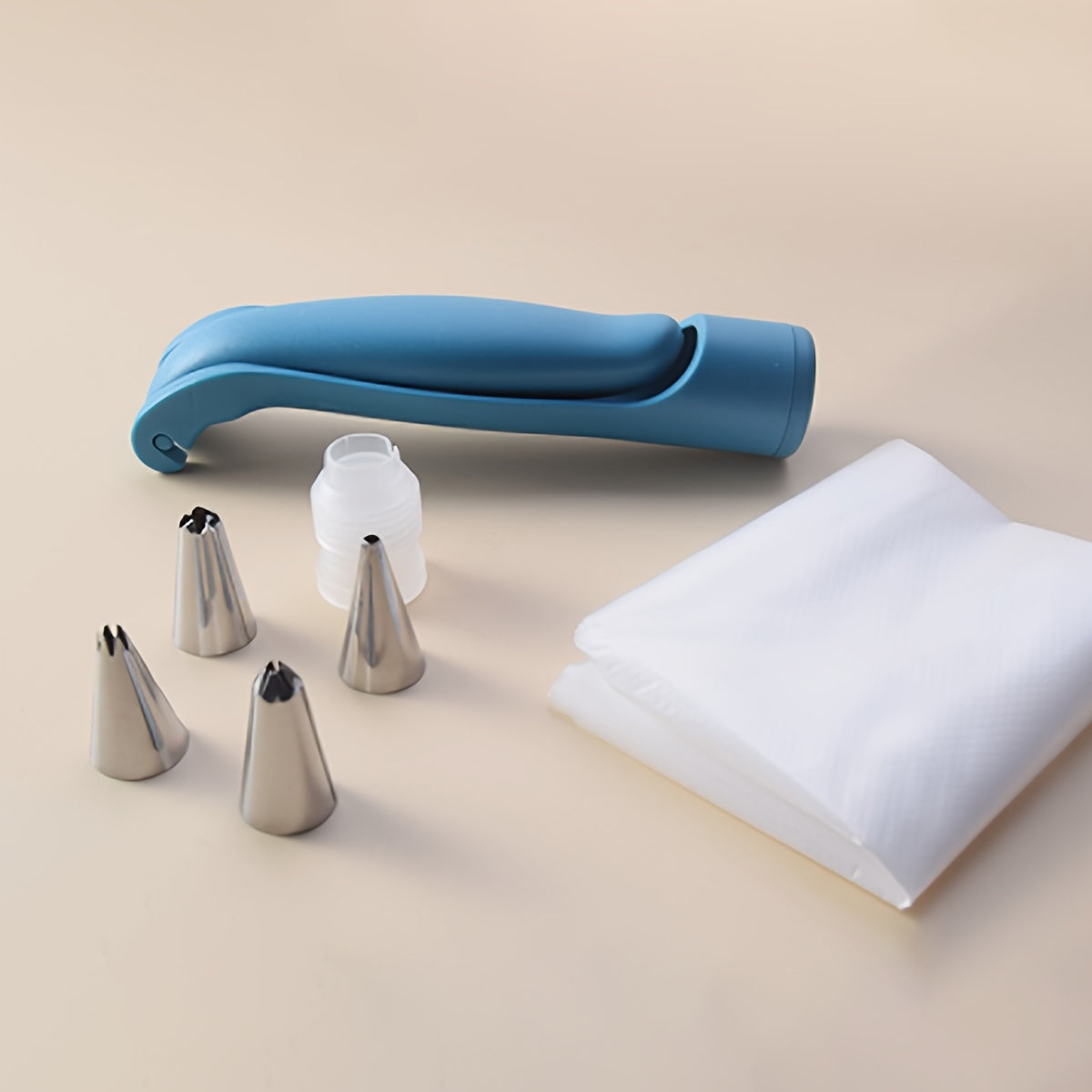 Cake Decorating Kit with Stainless Steel Tips Reusable Pastry Bags and Coupler