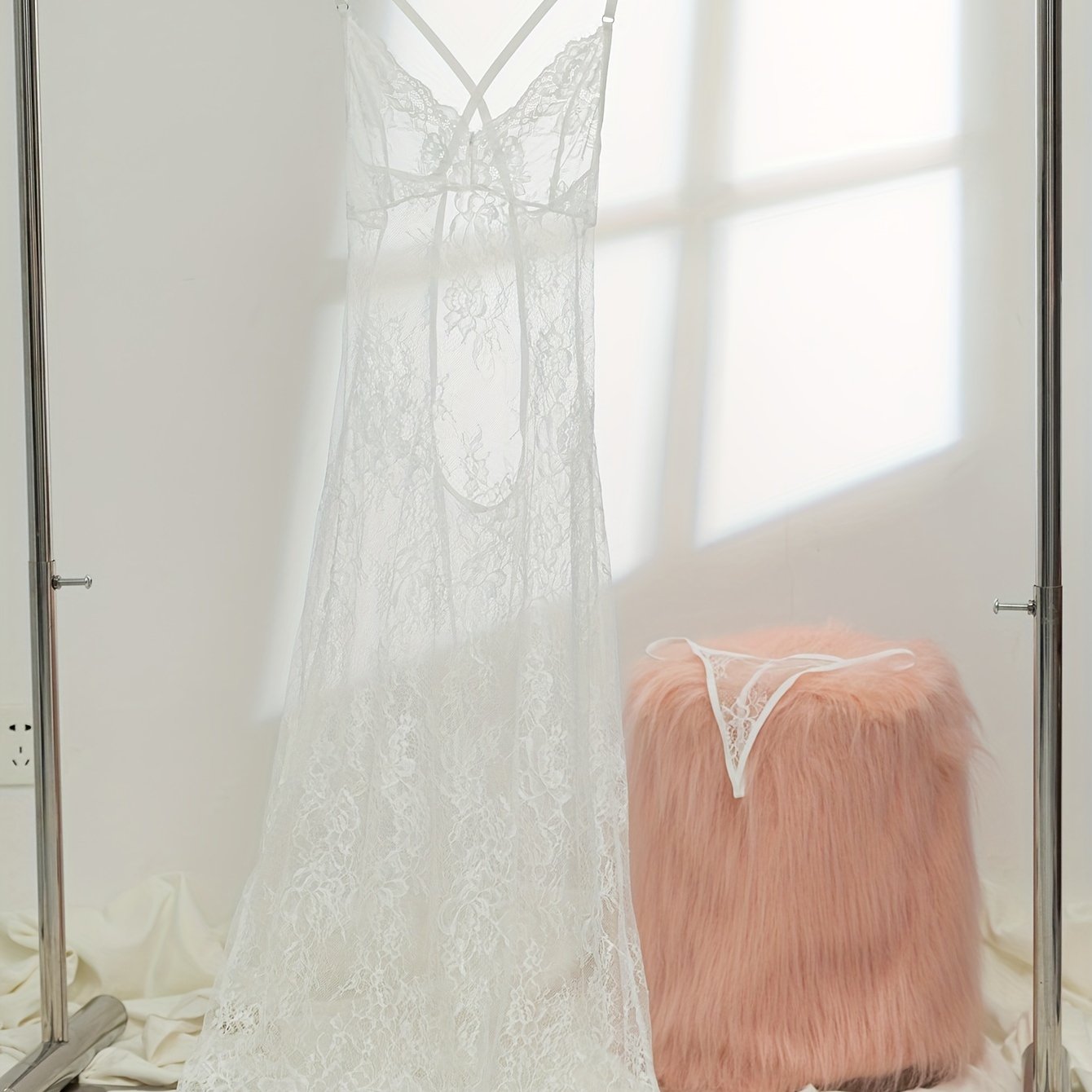 Conjunto de vestido largo maxi con recortes semitranslúcidos y vestido de noche tanga