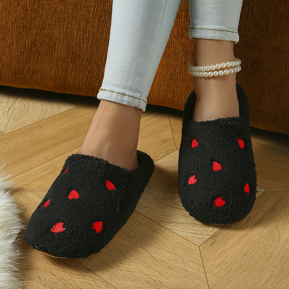 Women’s Black And Pink Heart Pattern Plush Slippers For Winter And Valentine’s Day