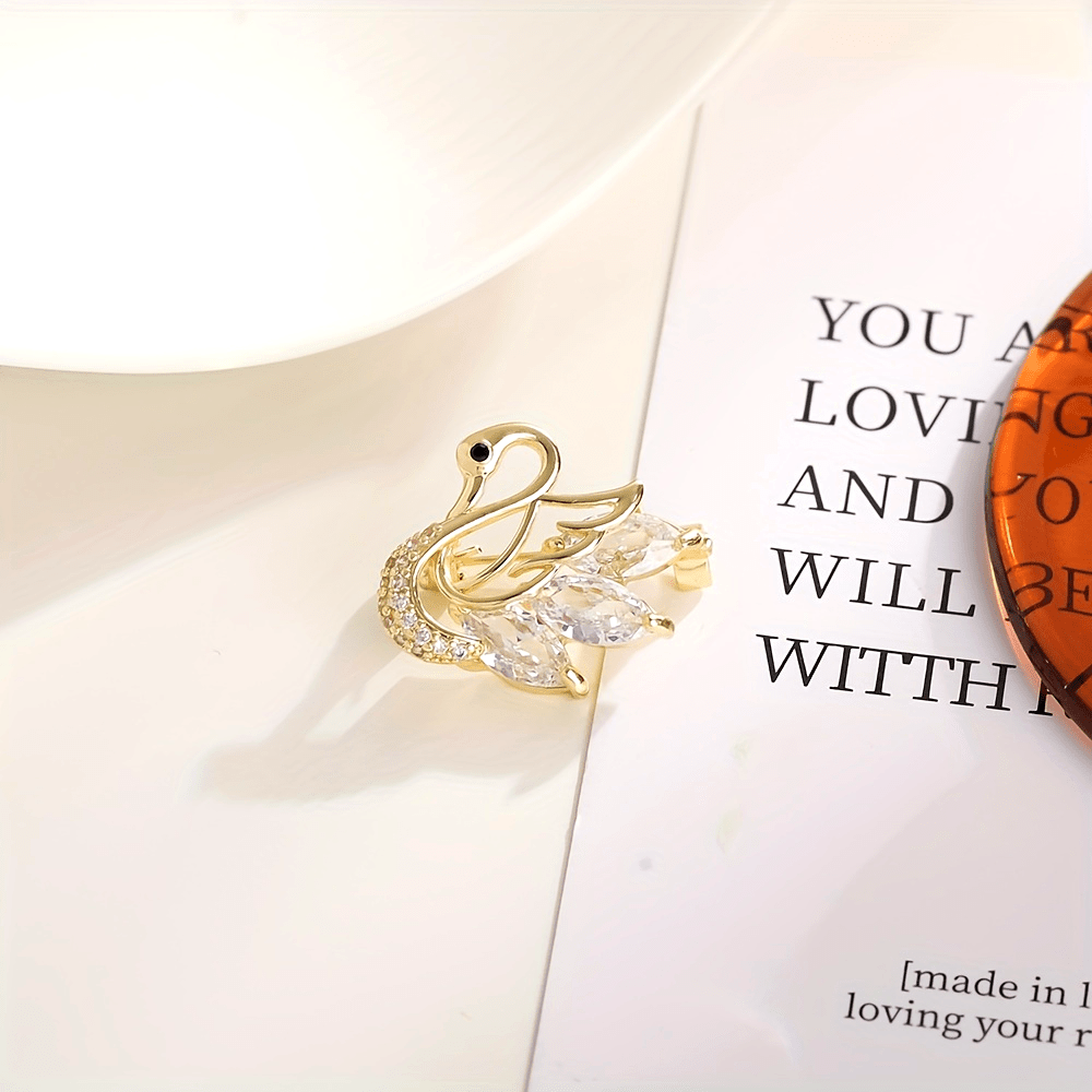 Elegant Swan Brooch Jewelry for Women Stylish Fashion Accessory Gift