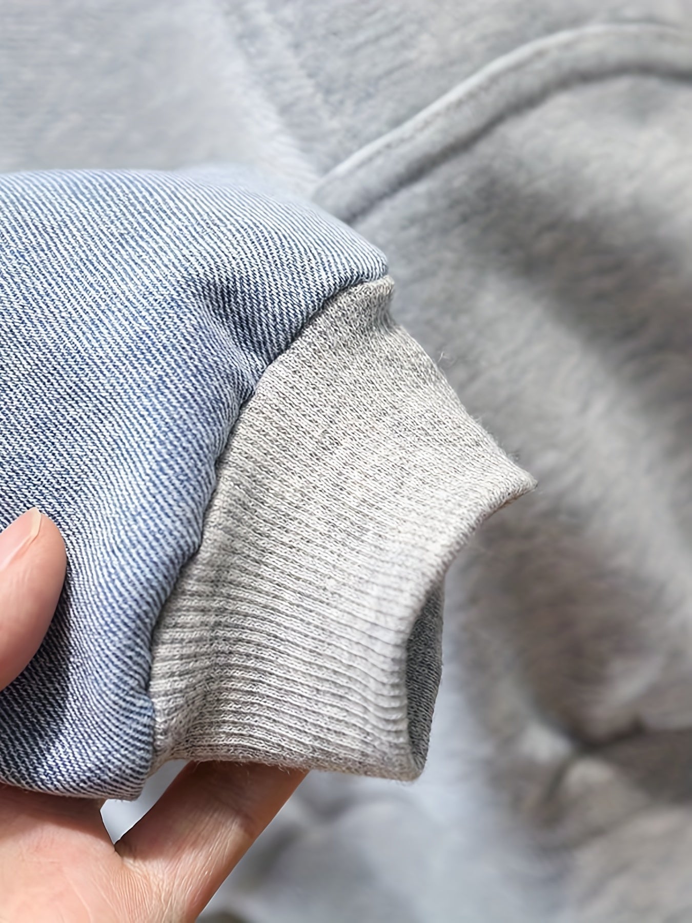 Повседневный костюм для детей: свитшот с длинными рукавами и цветными блоками, а также джинсы с эластичным поясом для мальчиков