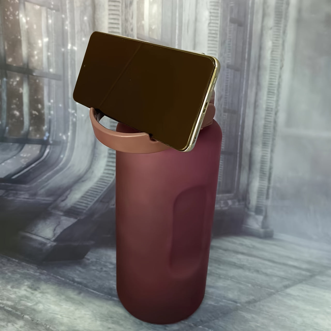 Halloween qurbongoh suvi stakanlari to'plami 3 ta oqmas sport suv shishasini, solgich va vaqt belgisini o'z ichiga oladi. Ofis, maktab, sport zali va ochiq havoda faoliyatlar uchun ideal. Halloween bezaklari yoki bayram sovg'asi uchun mukammal.