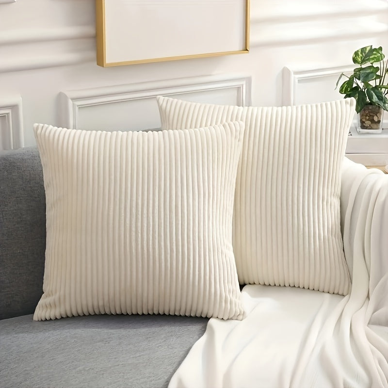 Zarif yumshoq korduroy tashqi yostiq qoplamalari, yashash xonasi, yotoqxona yoki divan bezaklari uchun chiziqli kvadrat naqshda. Ikki tomonlama bosma xususiyatiga ega va 45.72 sm yostiqlarga mos keladi. 2 ta to'plam, yostiq ichki qismlari kiritilmagan.