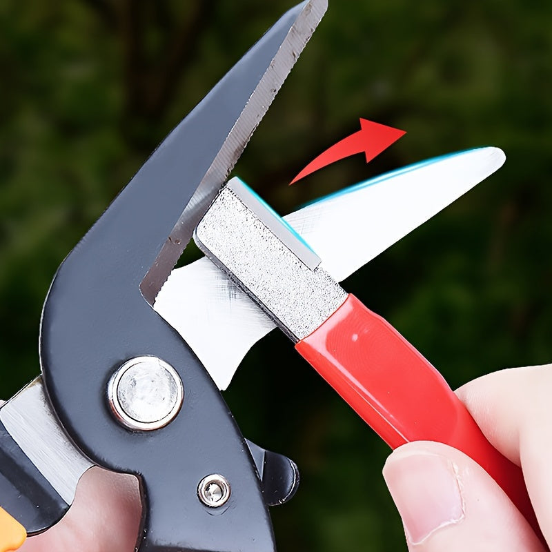 Professional oshxona pichoqni o'tkirlashtiruvchi 1 yoki 2 dona mavjud, barcha turdagi pichoqni o'tkirlashtirish uchun mos bo'lgan tosh bilan birga keladi, shu jumladan bog' qaychi.