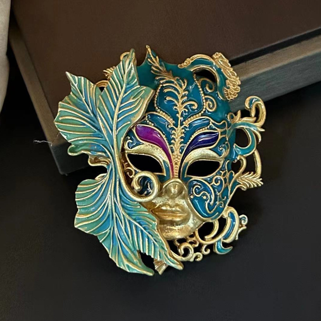 Green Antique Face Brooch with 3D Design and Rhinestone Details for Weddings and Special Occasions