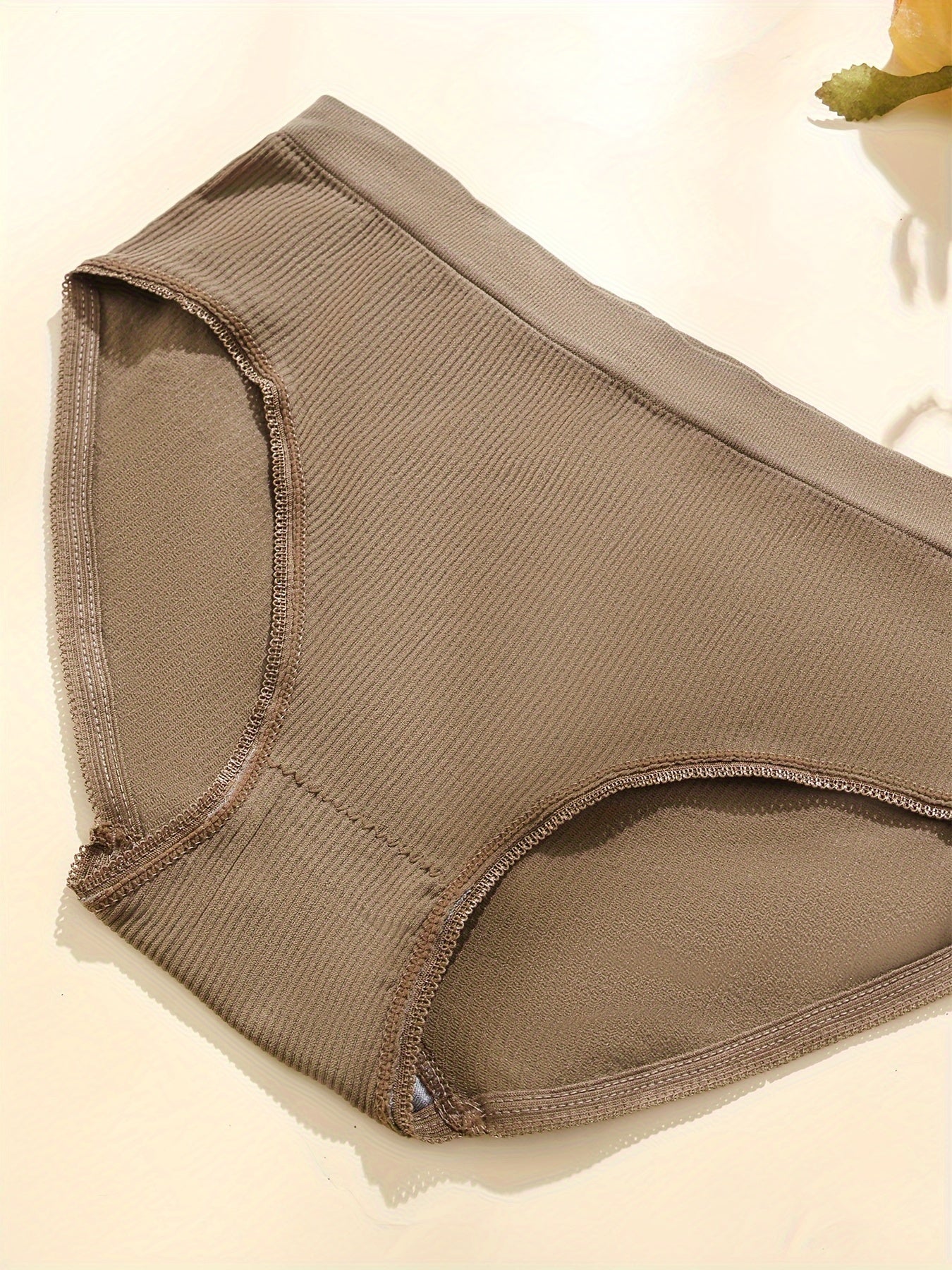 Besh rangli tasodifiy ichki kiyim