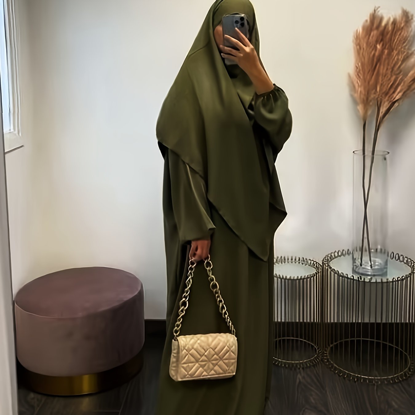 Usmon rangidagi zamonaviy qushqon yengli Ramazon ro'be, musulmon ayollar uchun katta o'lchamda.