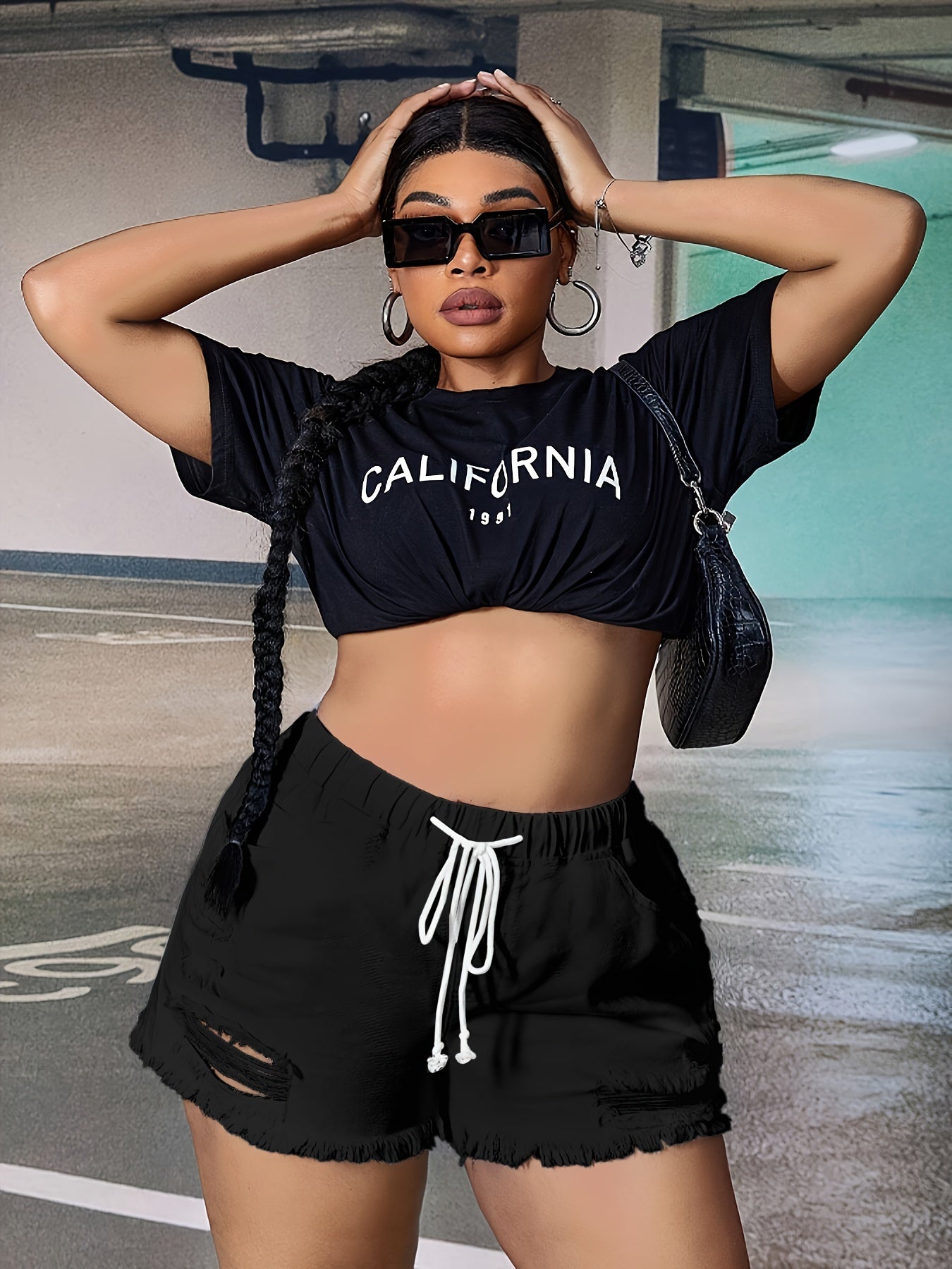 Plus-Size Women's Summer Casual Ripped Hem Shorts Black Elastic Waist