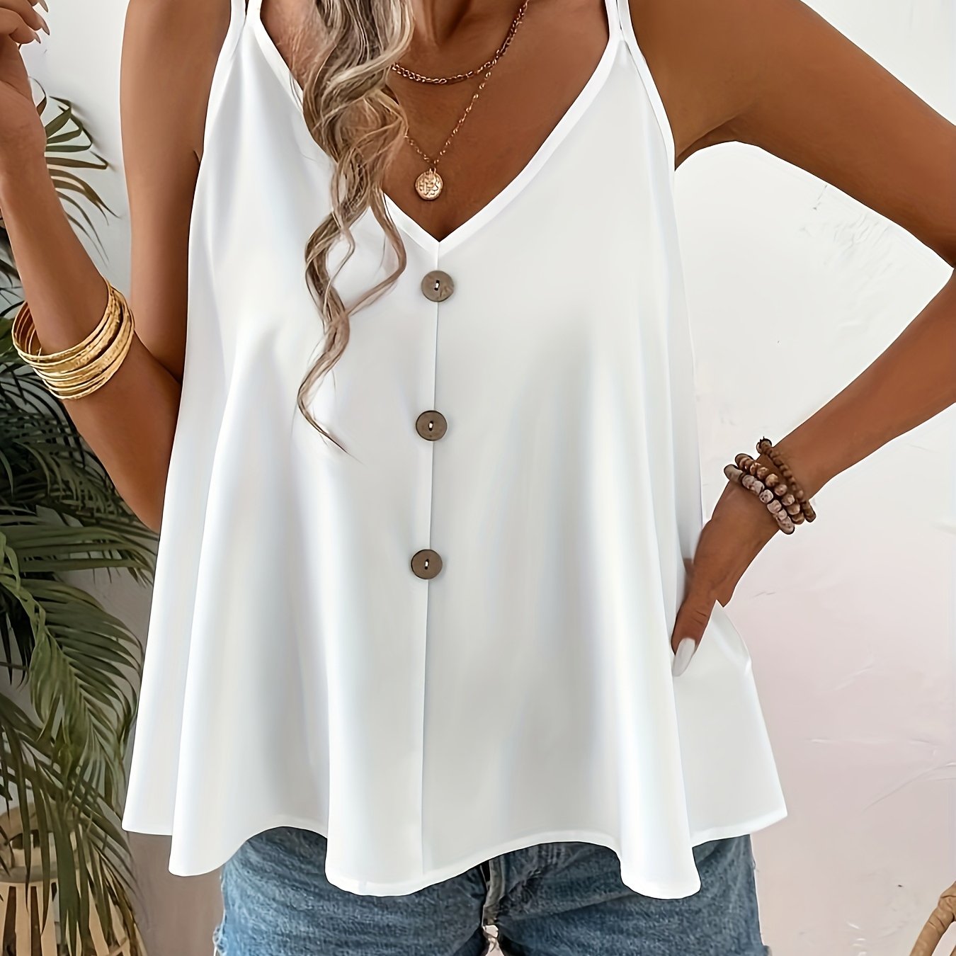 Plus Size Women's Black V-Neck Sleeveless Tank Top for Summer Vacation