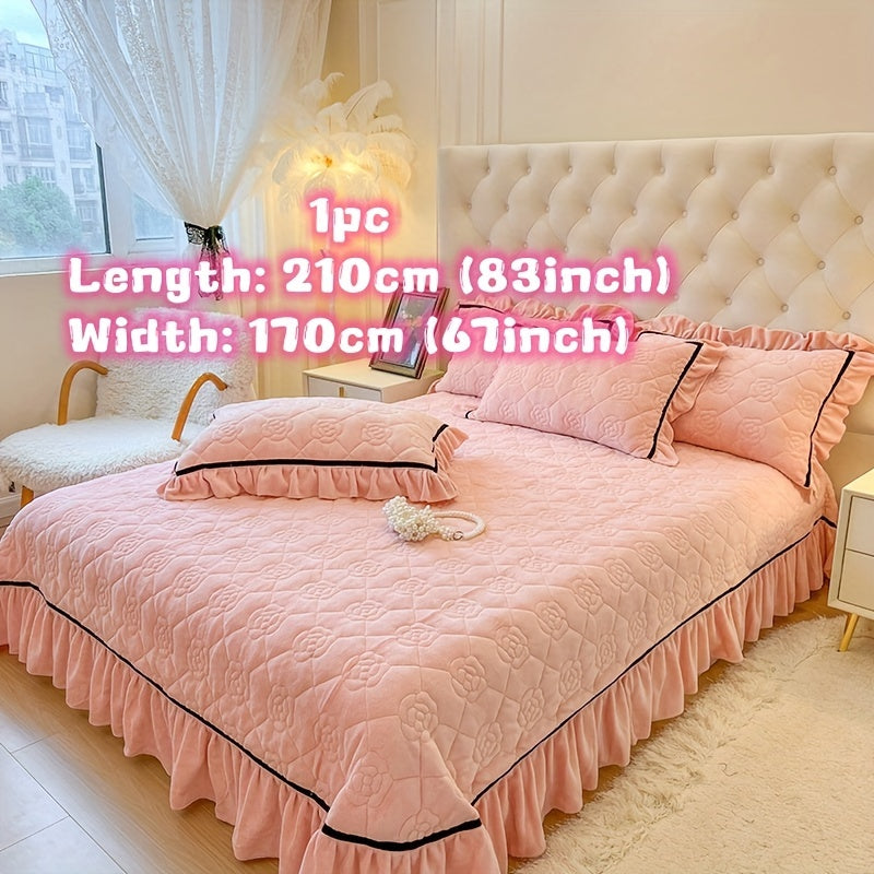 Ultra-Soft Milk Velvet Quilted Bedspread with Lace Detailing Hypoallergenic Breathable Solid Color Black Piping