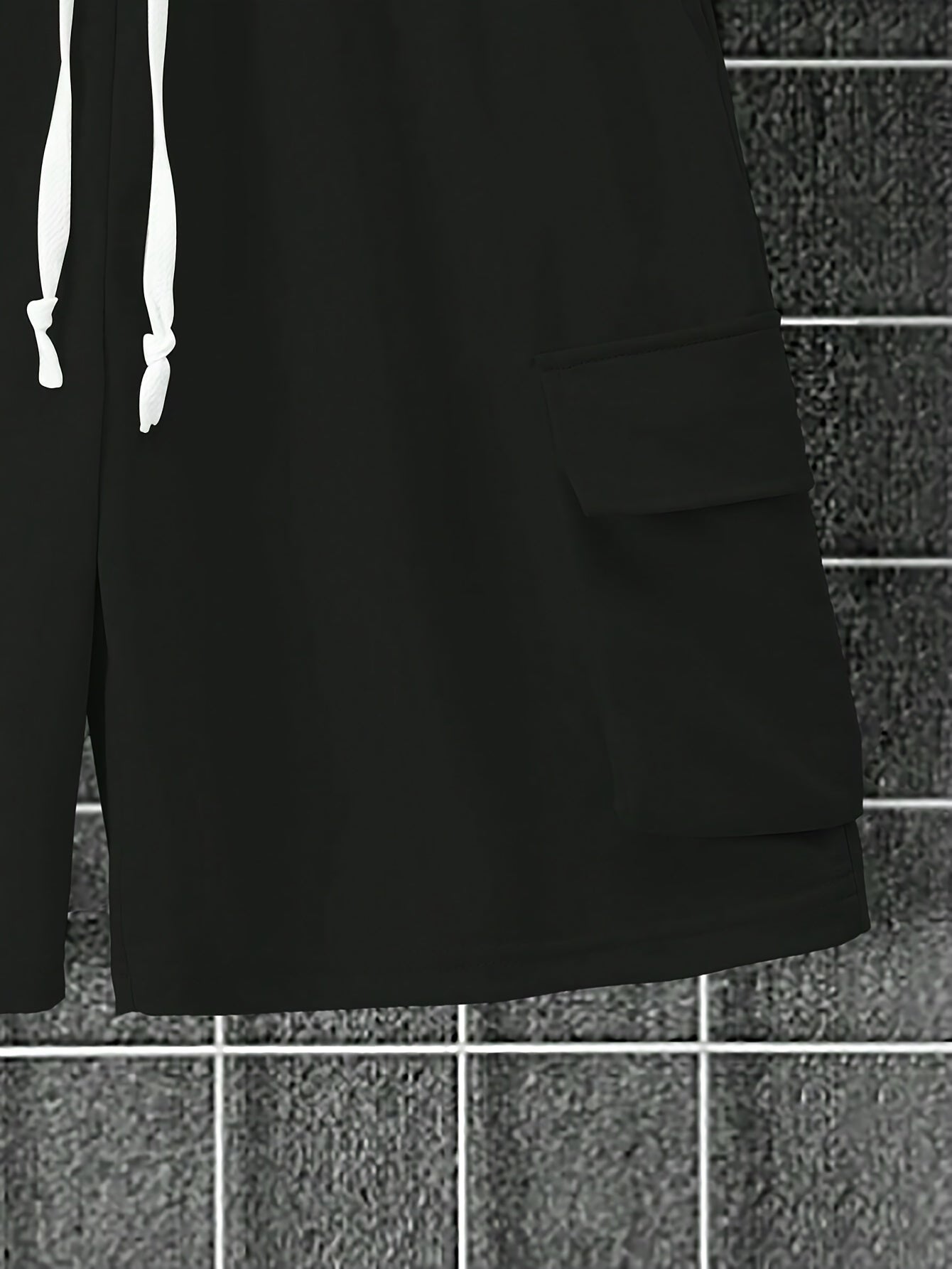 Men's Polyester Casual Sportswear Set T-Shirt and Drawstring Shorts with Pockets