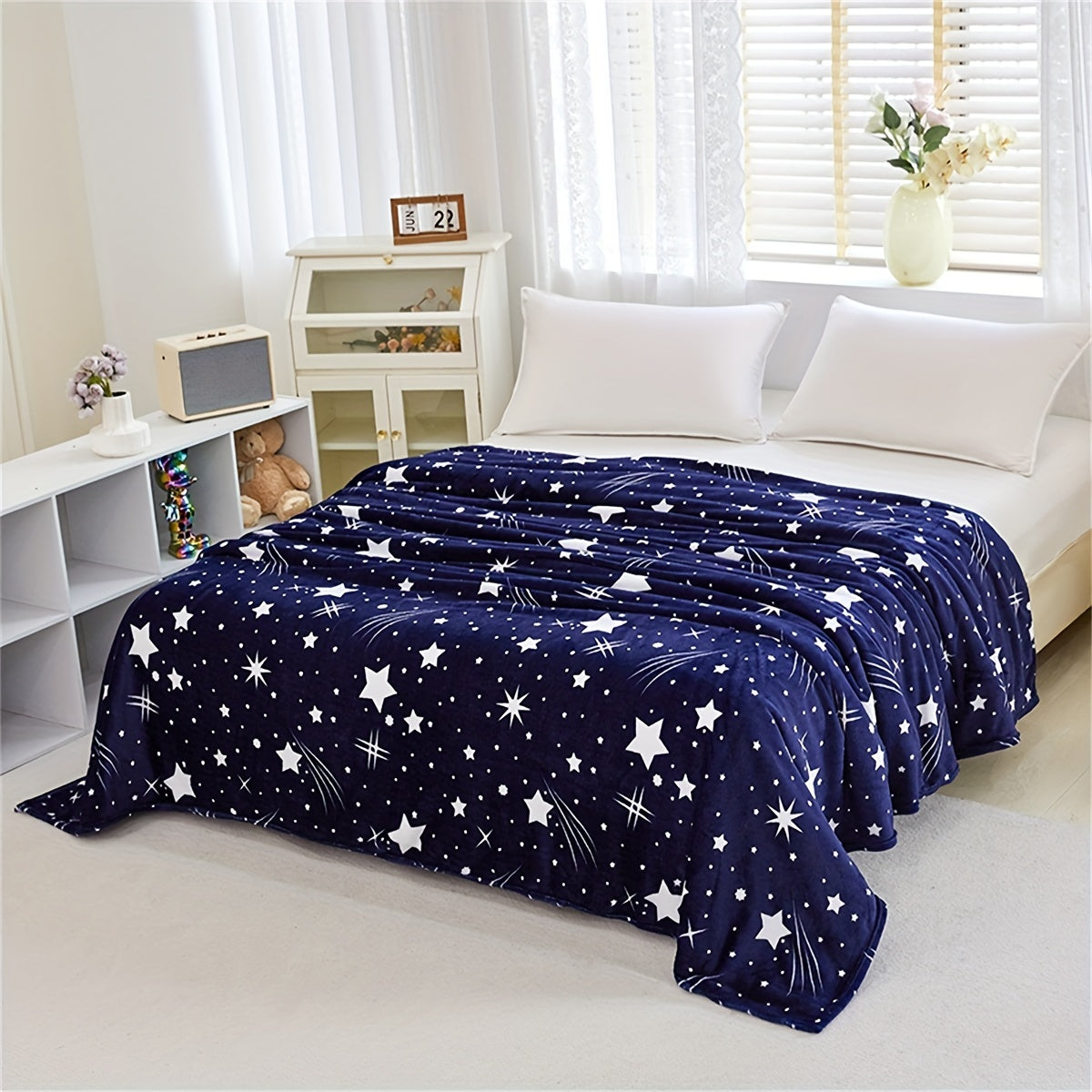 Meteor Shower Pattern Flannel Fleece Blanket for Couch Bed Cozy Lightweight Polyester