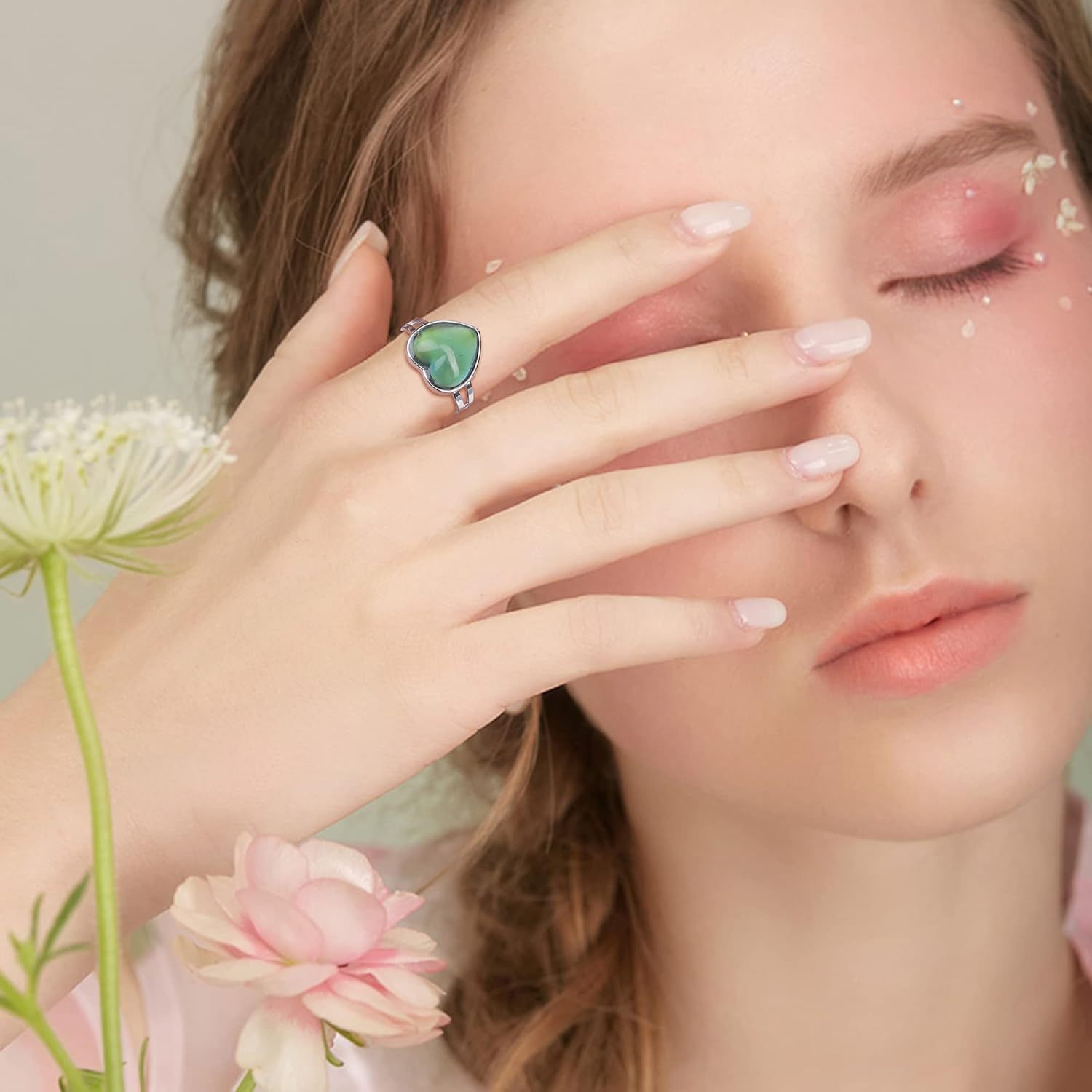 15 ta kayfiyat zargarlik buyumlari to'plami: Rangini o'zgartiradigan uzuklar, marjonlar, bilakuzuklar va sirg'alar o'z ichiga oladi - Moslashuvchan haroratni sezish xususiyatiga ega, partiyalar va maxsus tadbirlar uchun ideal.