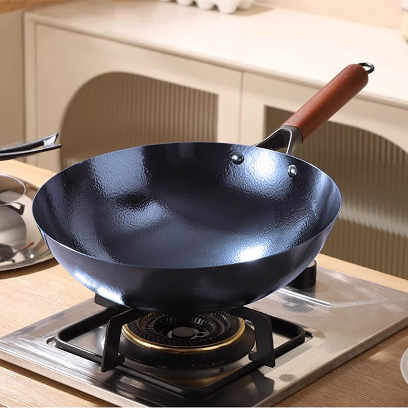 Cast Iron Skillet Non-Stick Uncoated for Gas and Induction Stoves Kitchen Tool