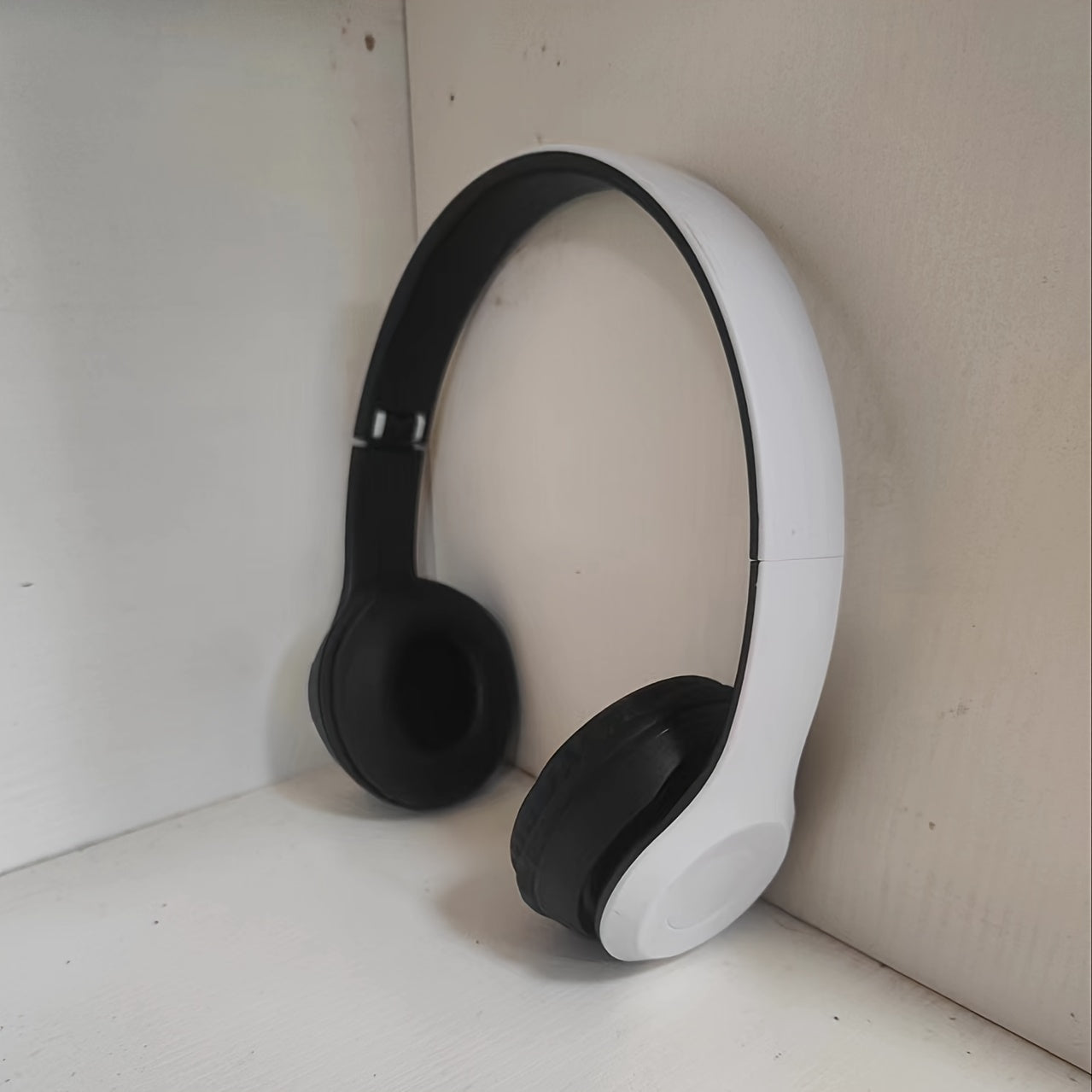 Wireless Over-Ear Headphones with Active Noise Cancellation and Microphone Black