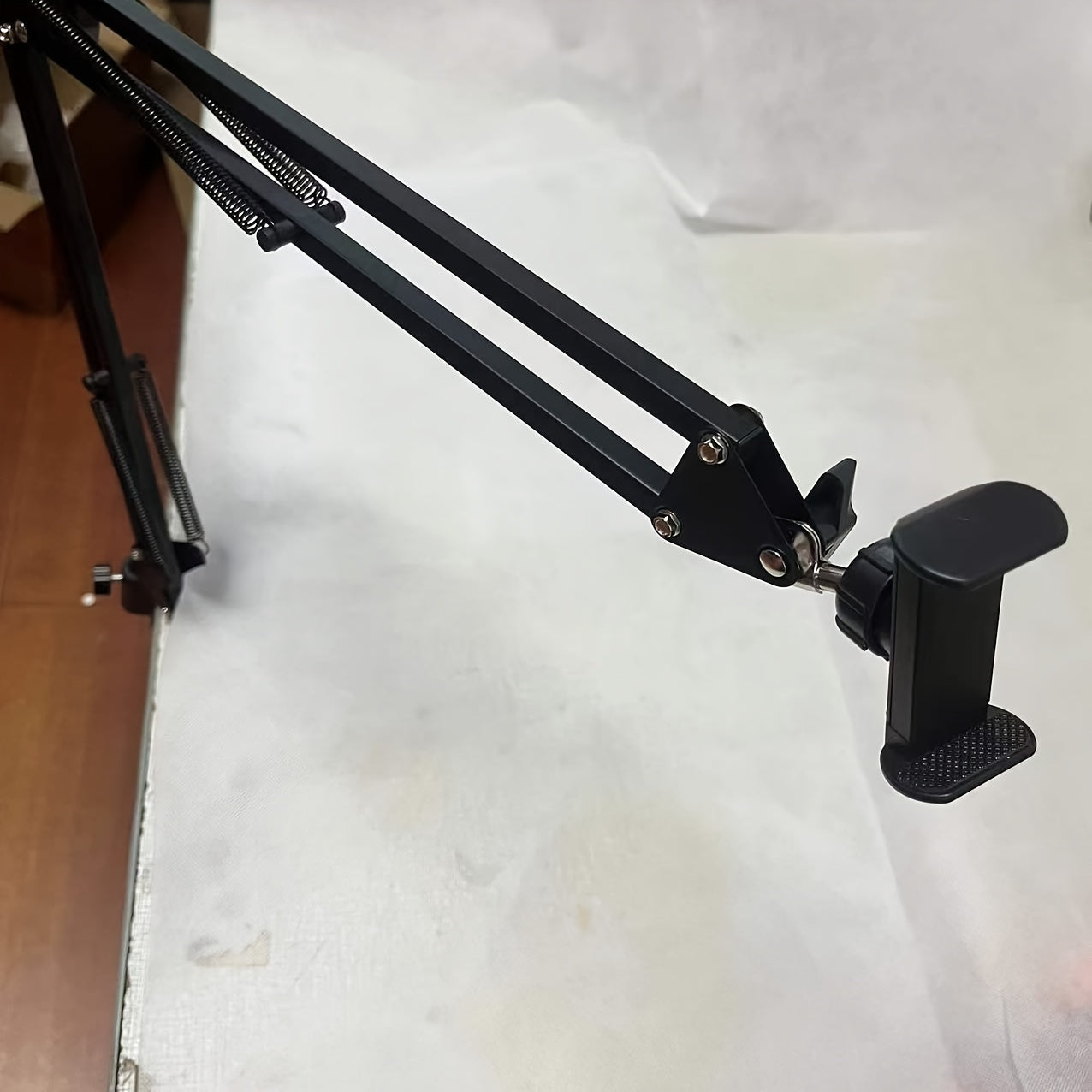 Desktop Holder with Pan and Mobile Phone Clip Non-Waterproof Iron Color Box Packaging